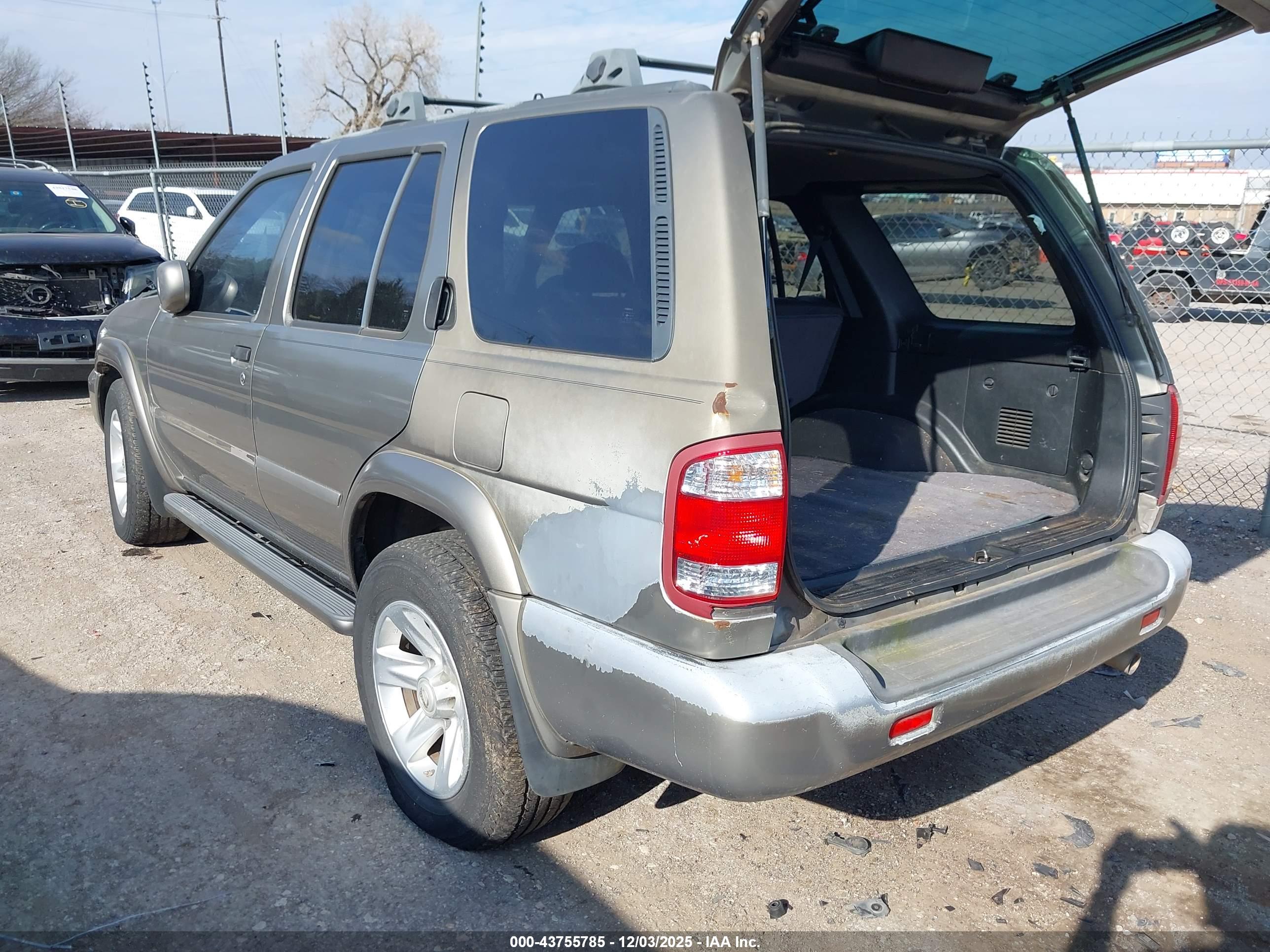 NISSAN PATHFINDER image 3