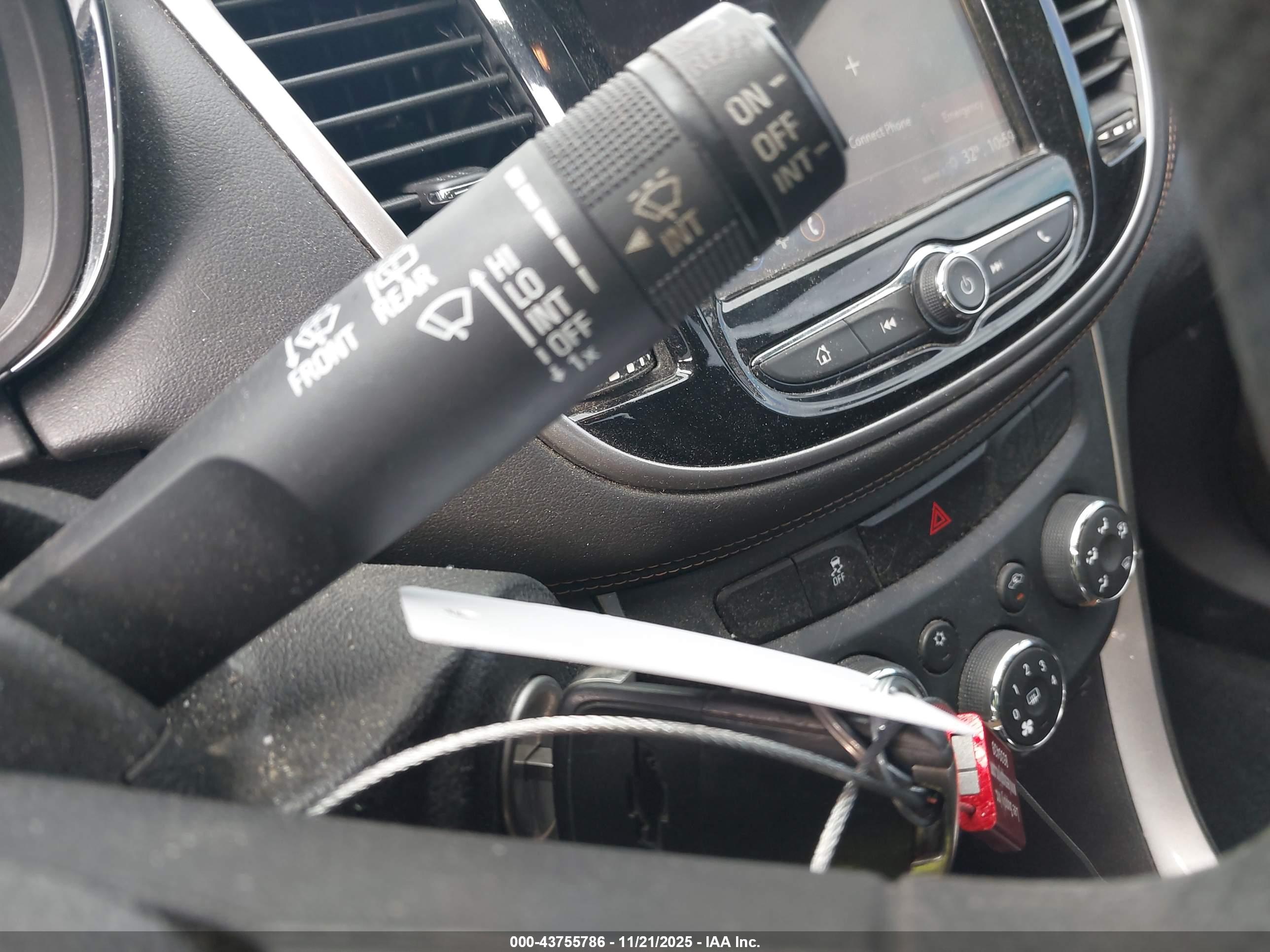 CHEVROLET TRAX image 11