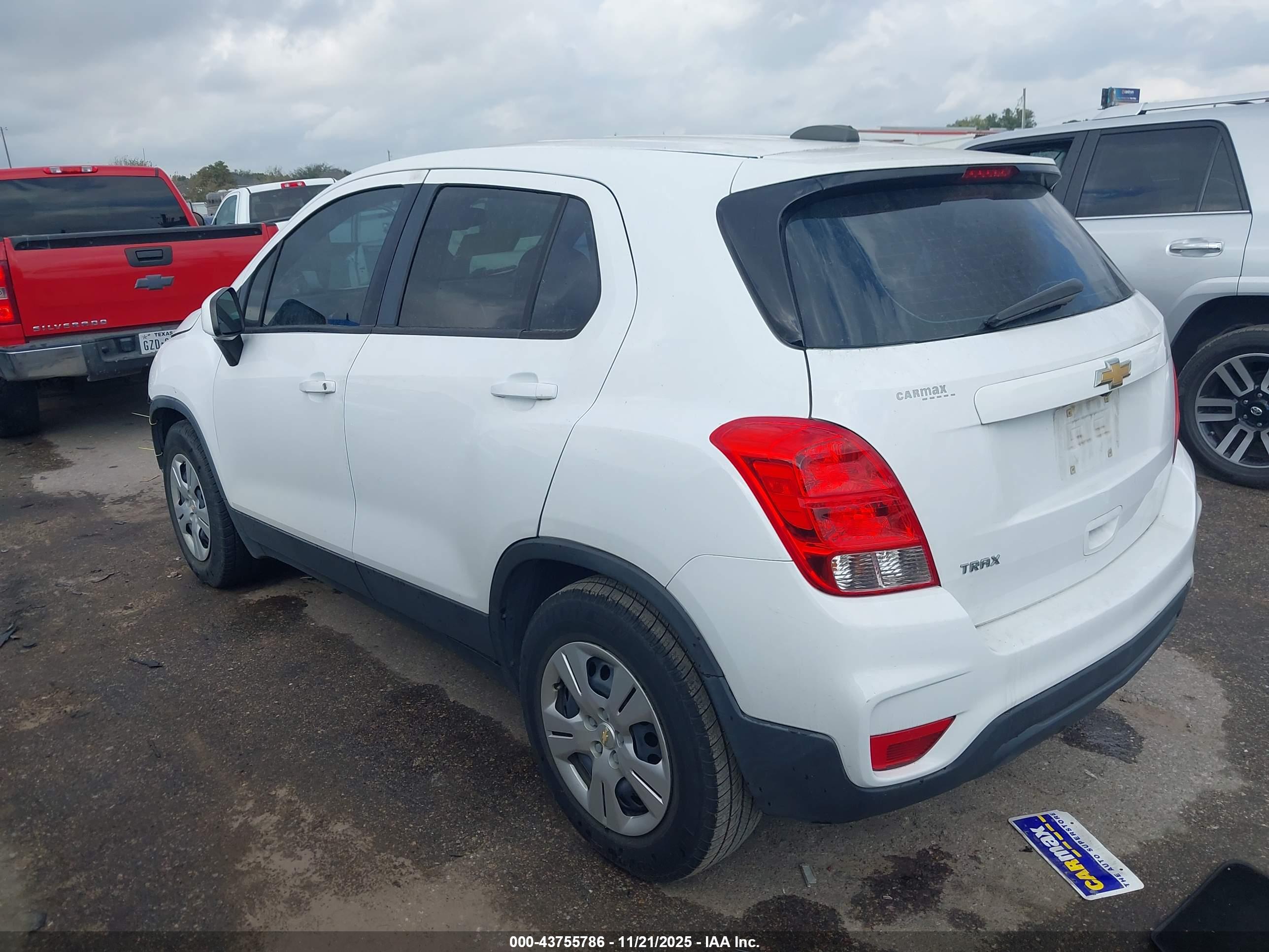 CHEVROLET TRAX image 3