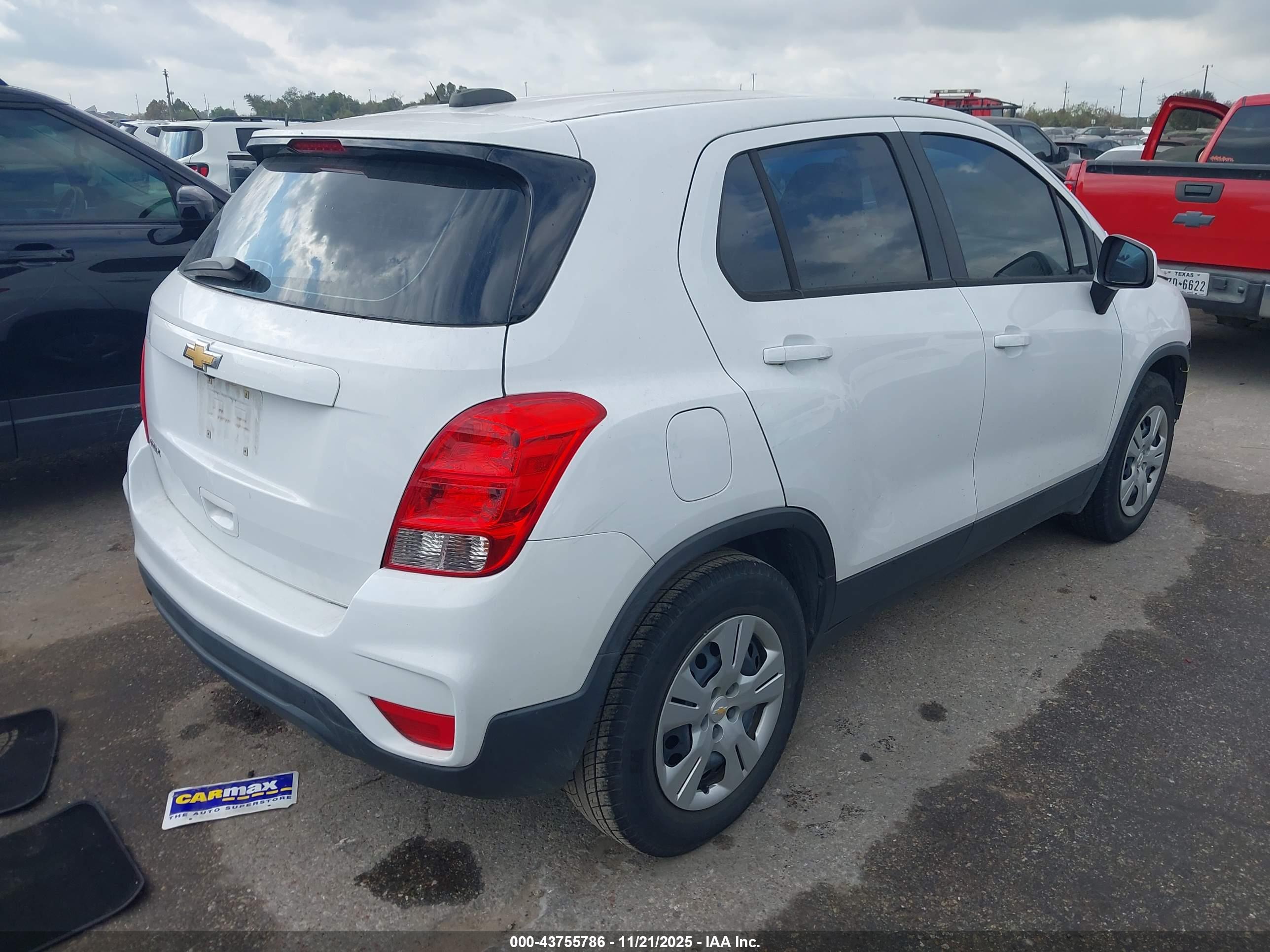 CHEVROLET TRAX image 4