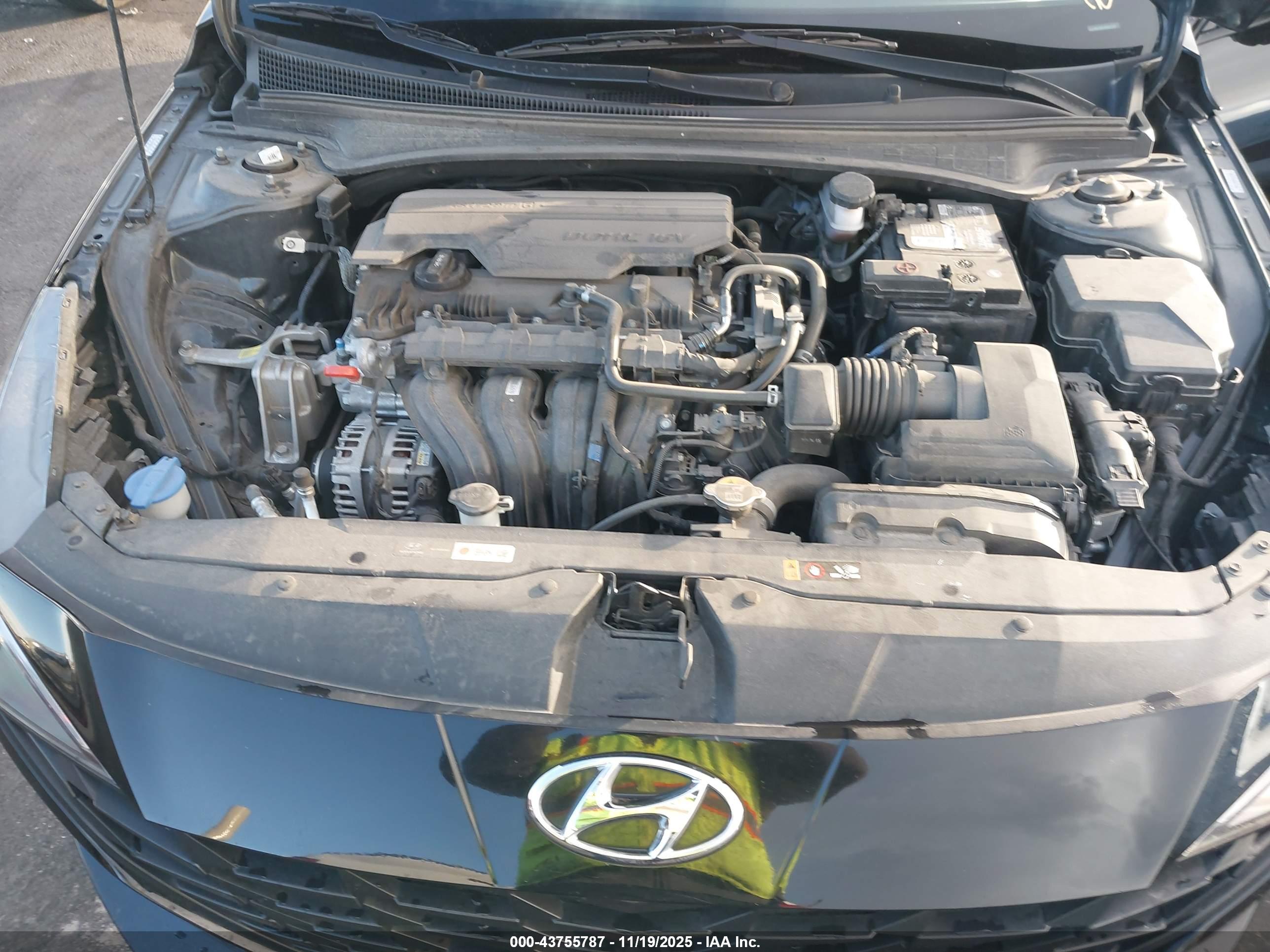 HYUNDAI ELANTRA image 10