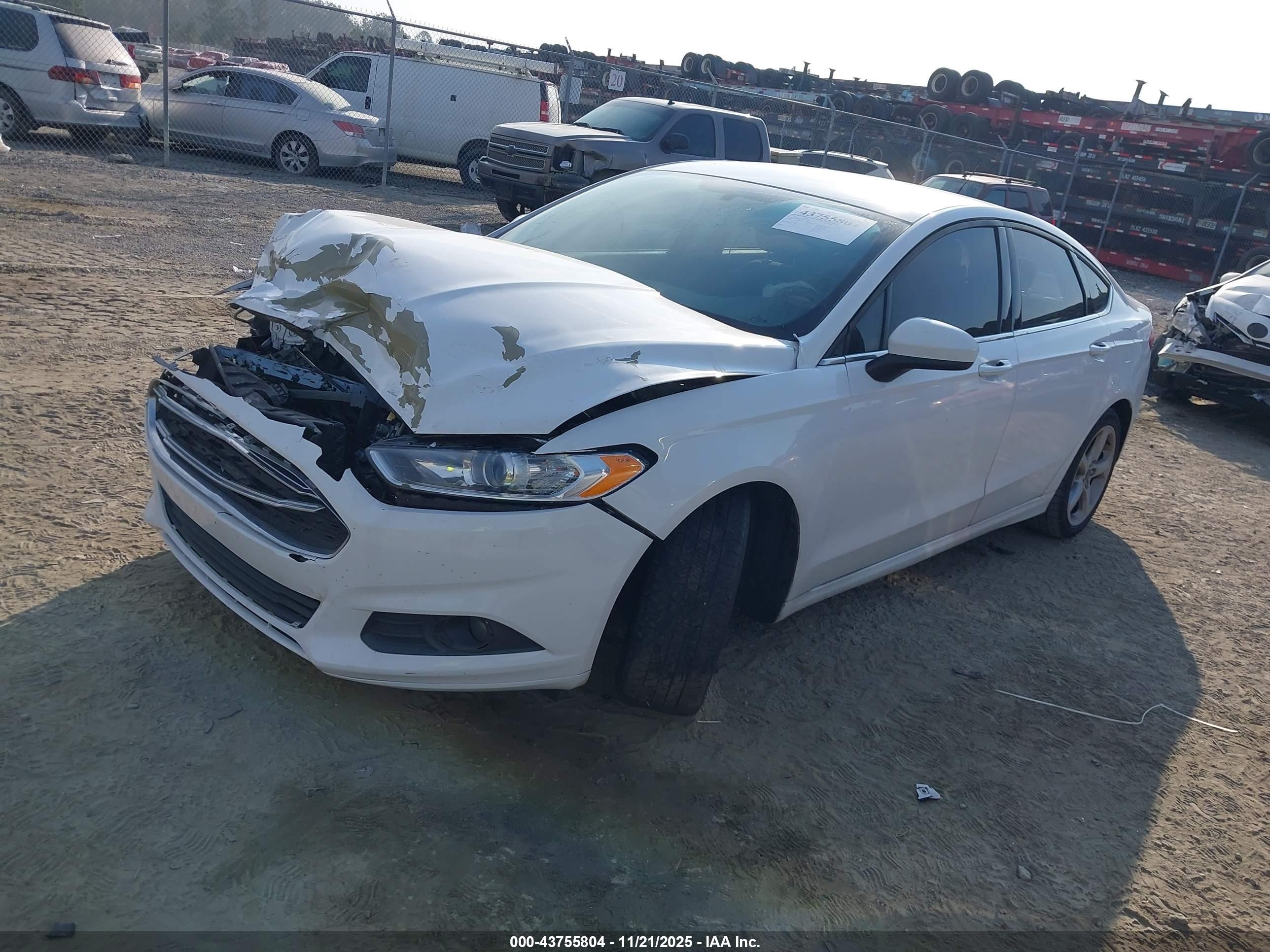 FORD FUSION image 2