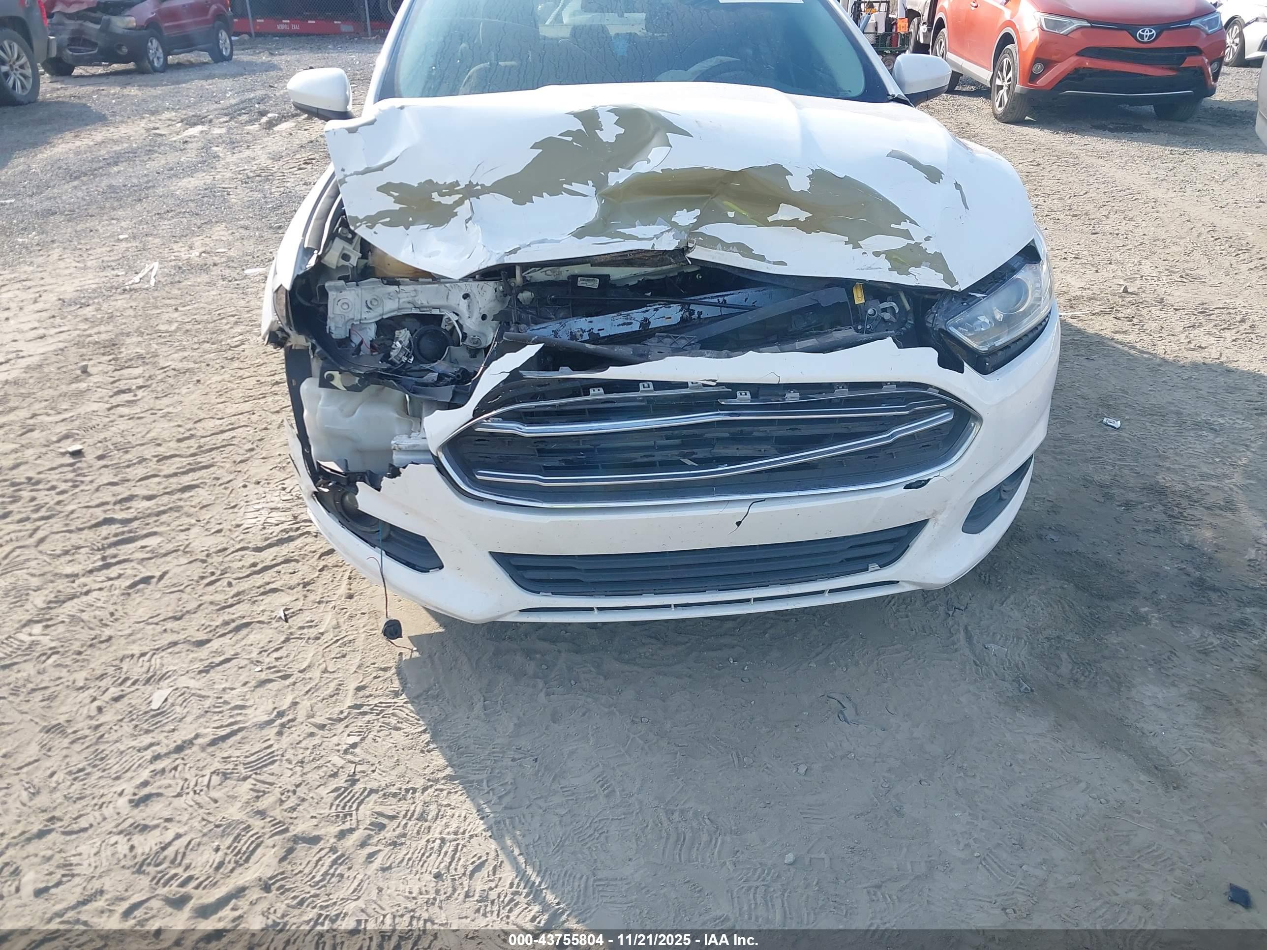 FORD FUSION image 6