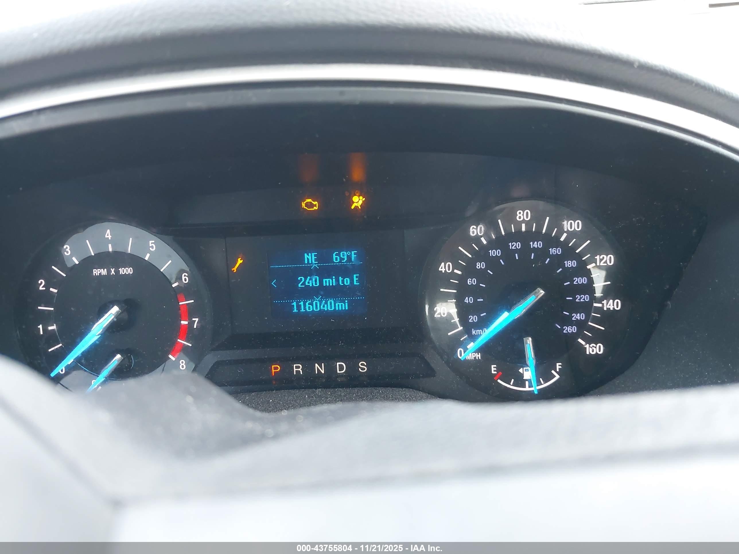 FORD FUSION image 7