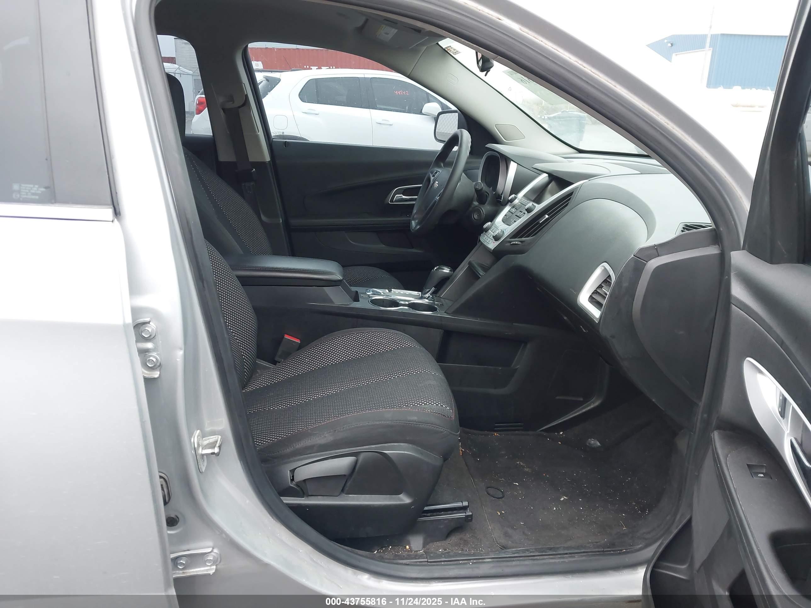 CHEVROLET EQUINOX image 5