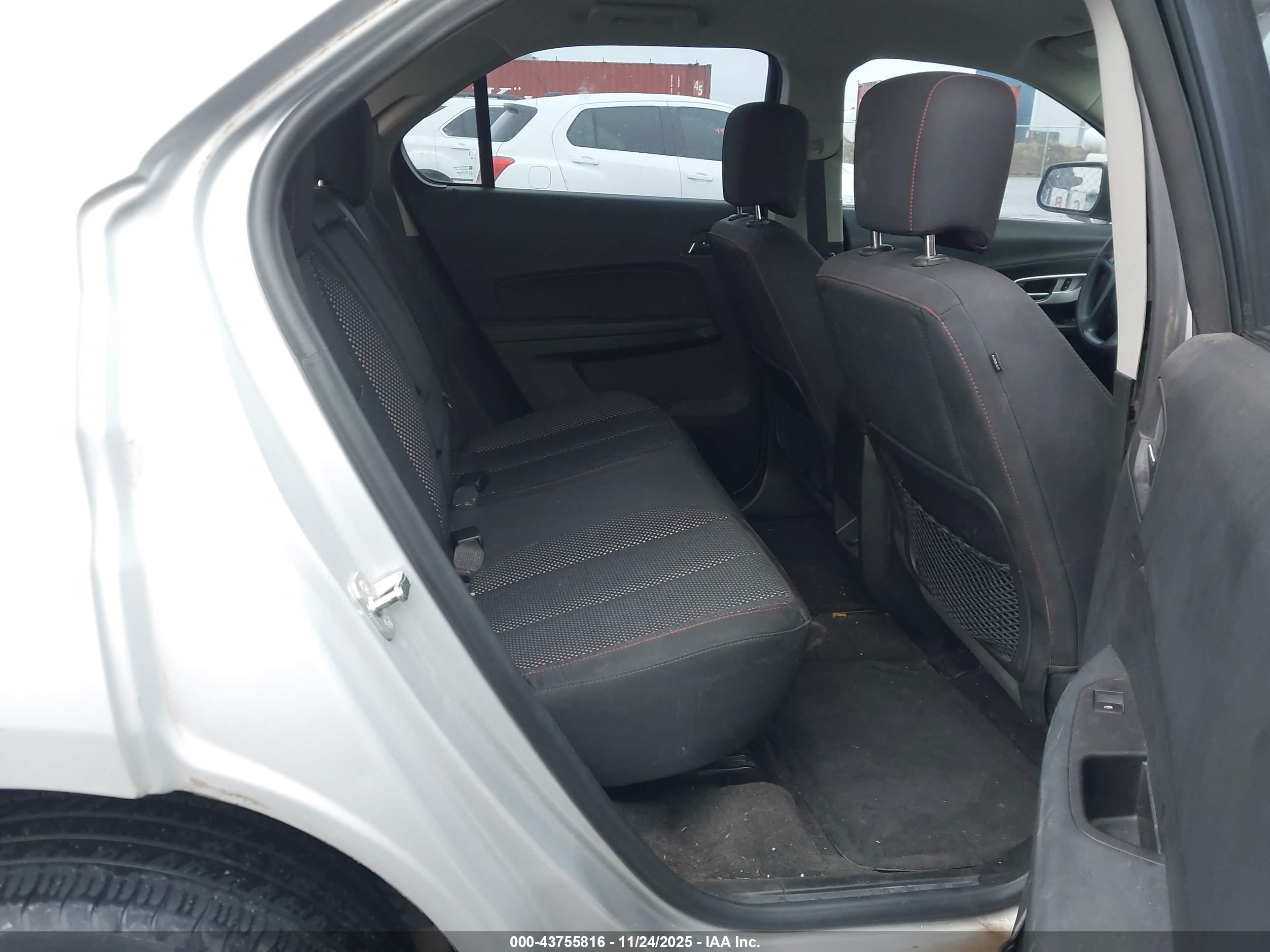 CHEVROLET EQUINOX image 8
