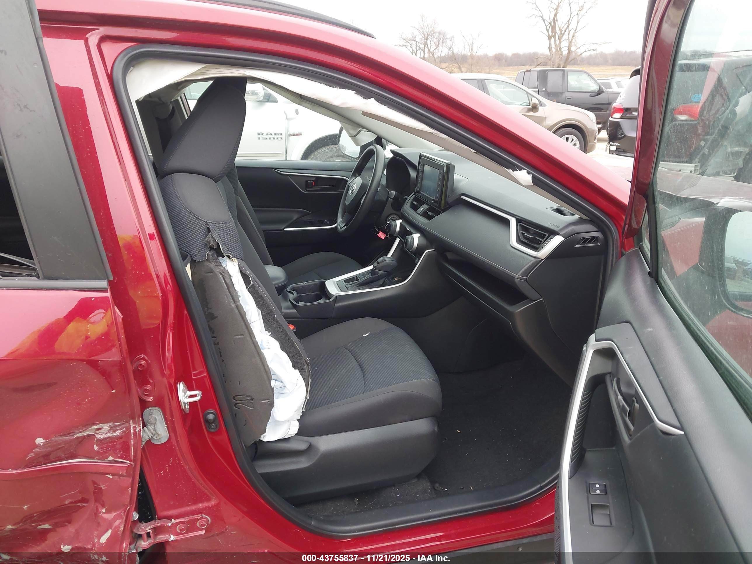 TOYOTA RAV4 image 5