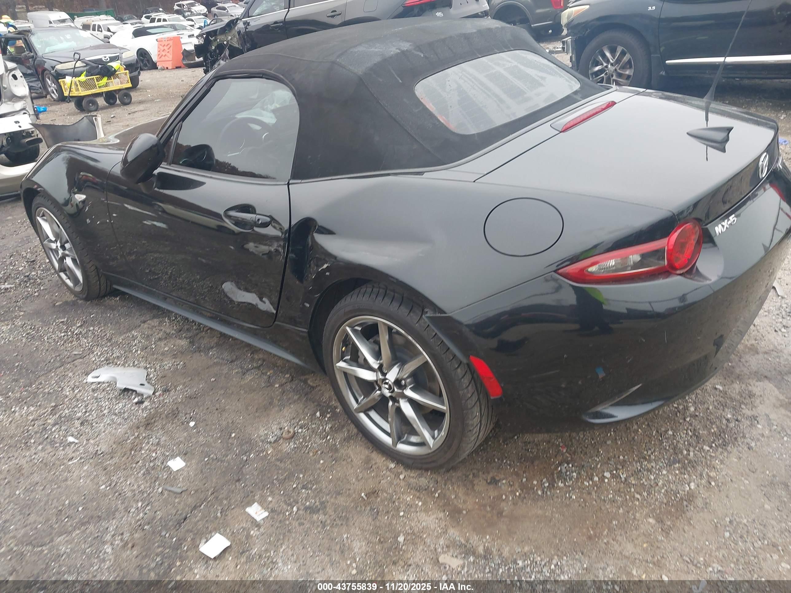 MAZDA MX-5 image 3