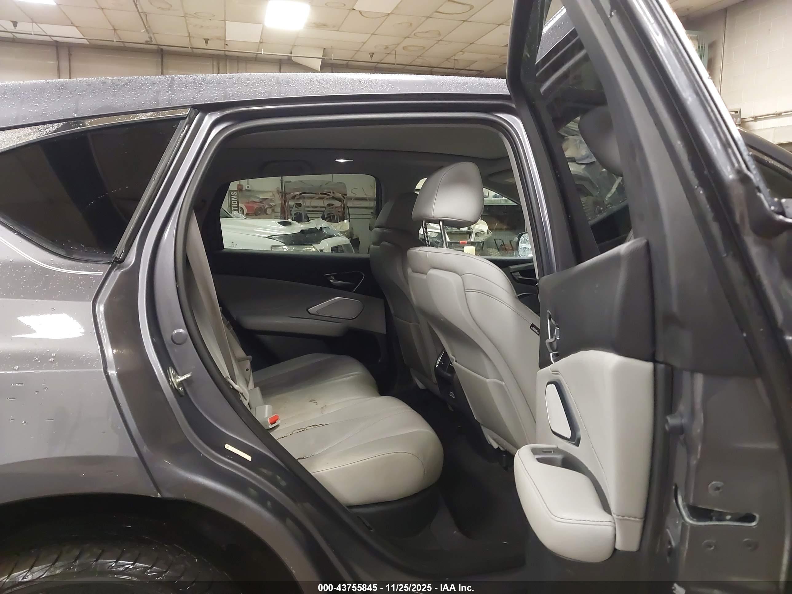 ACURA RDX image 8