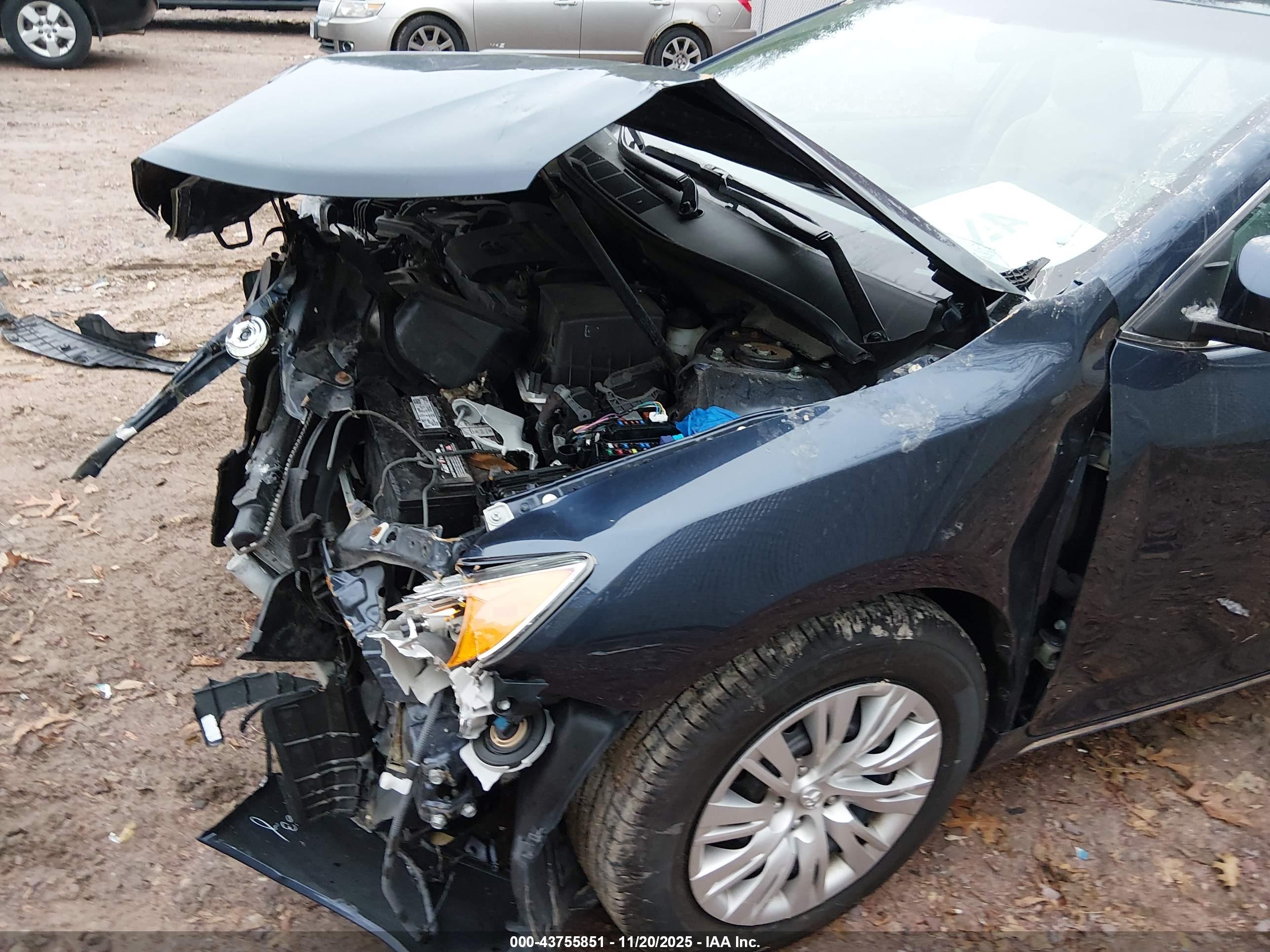 TOYOTA CAMRY image 6