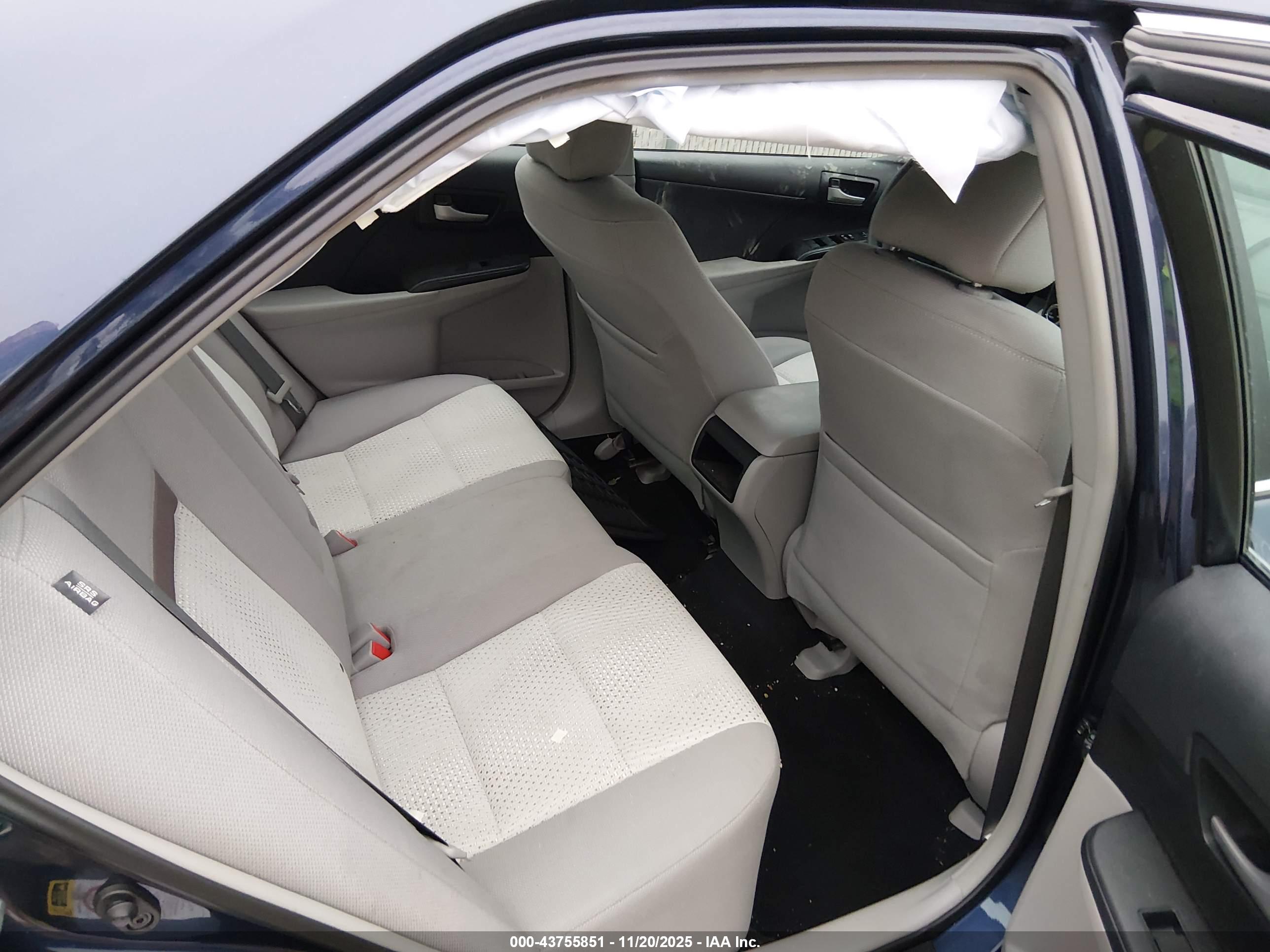 TOYOTA CAMRY image 8