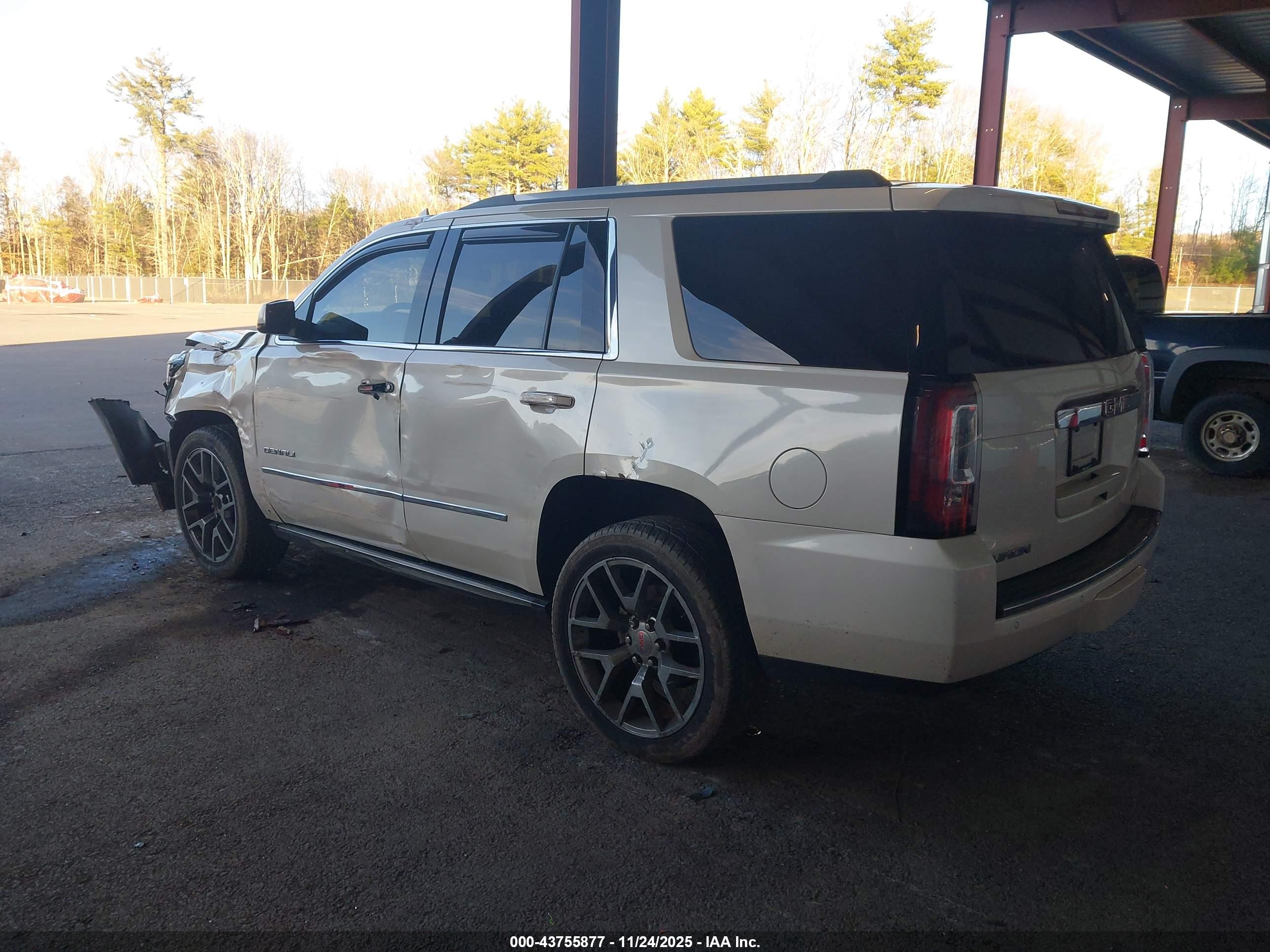 GMC YUKON image 3
