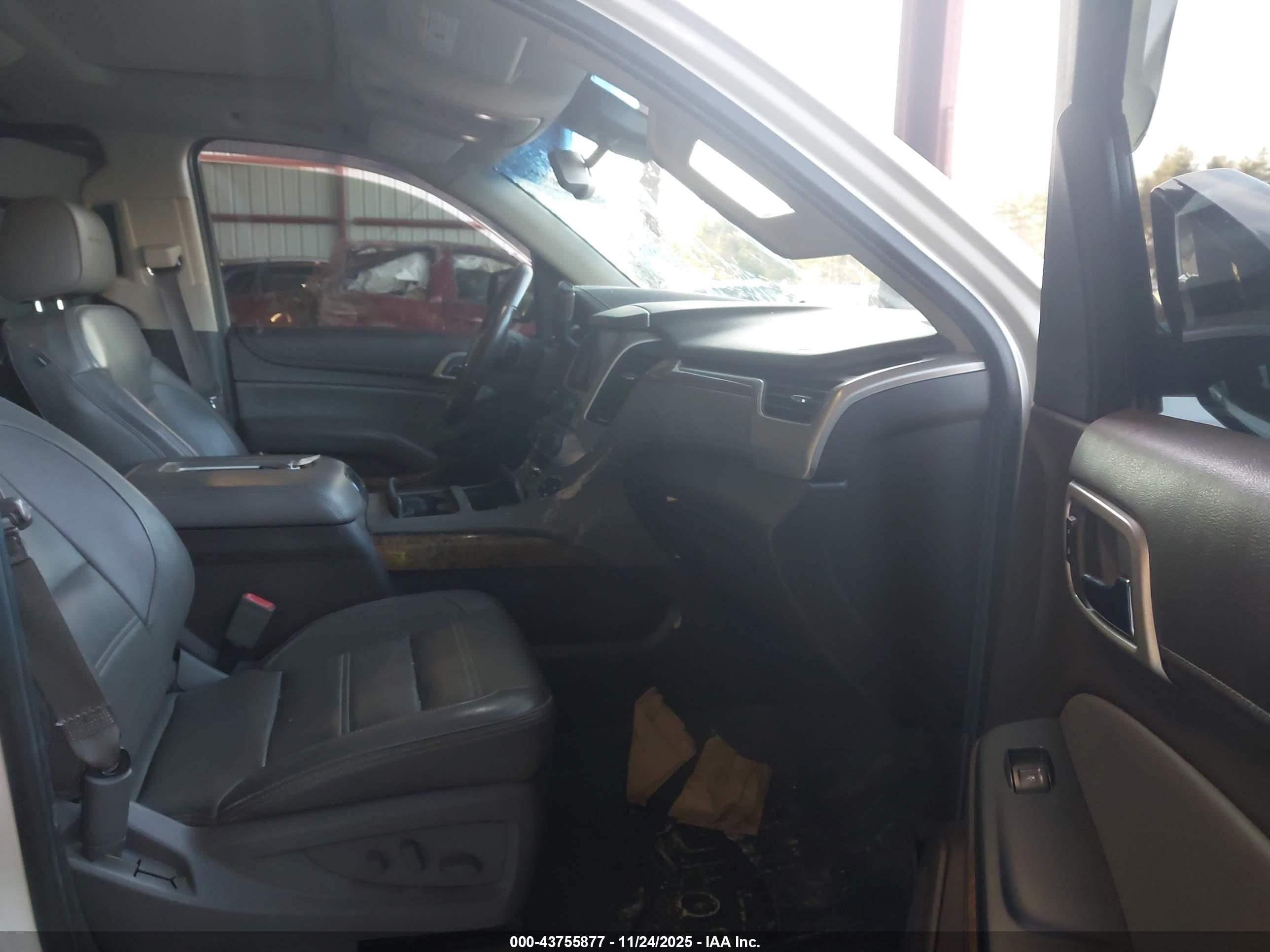 GMC YUKON image 5