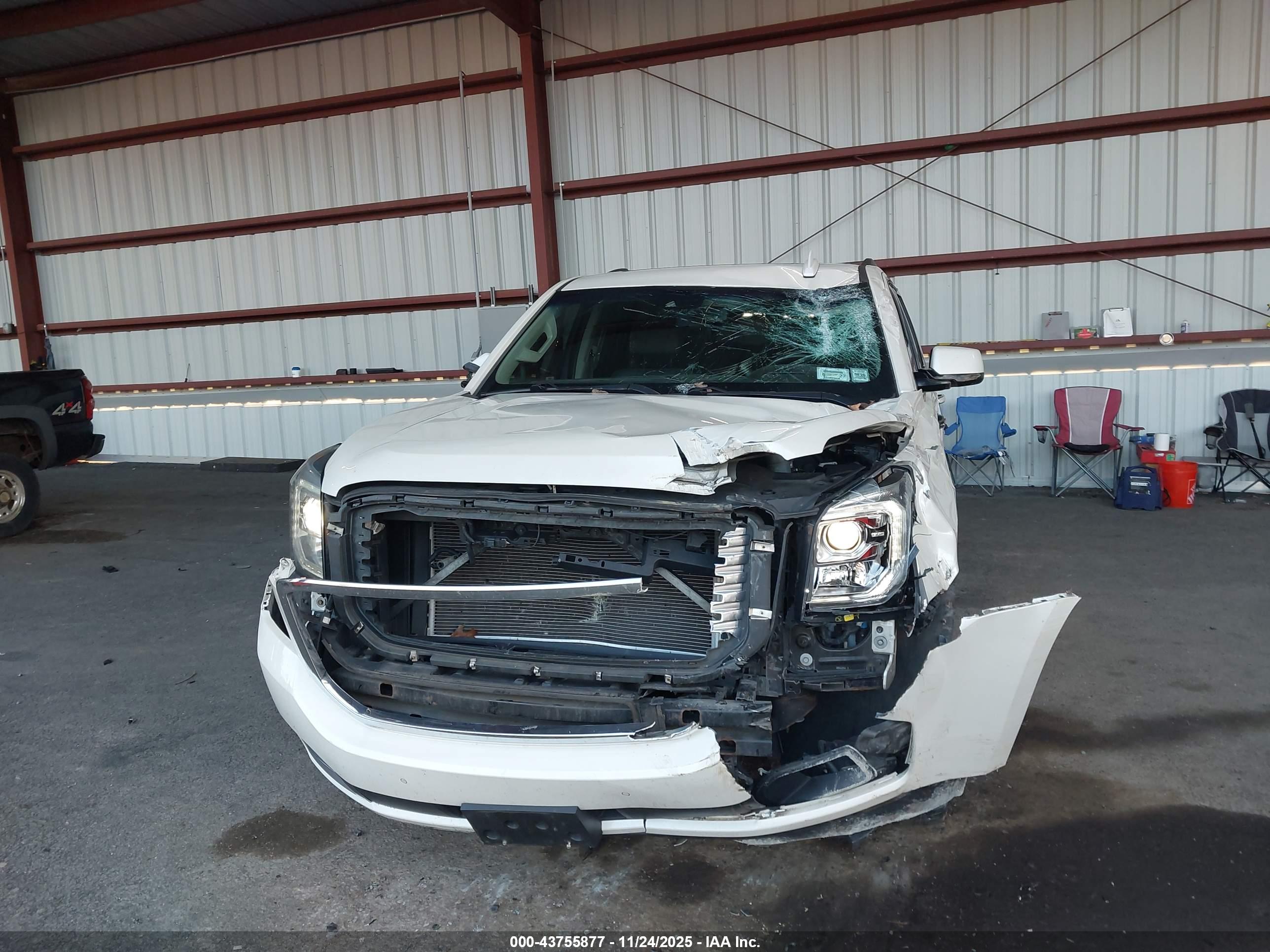 GMC YUKON image 6