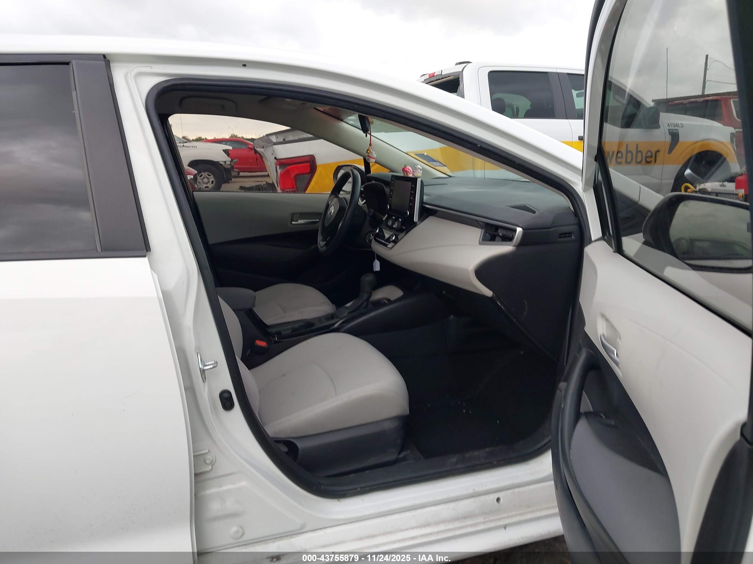 TOYOTA COROLLA image 5