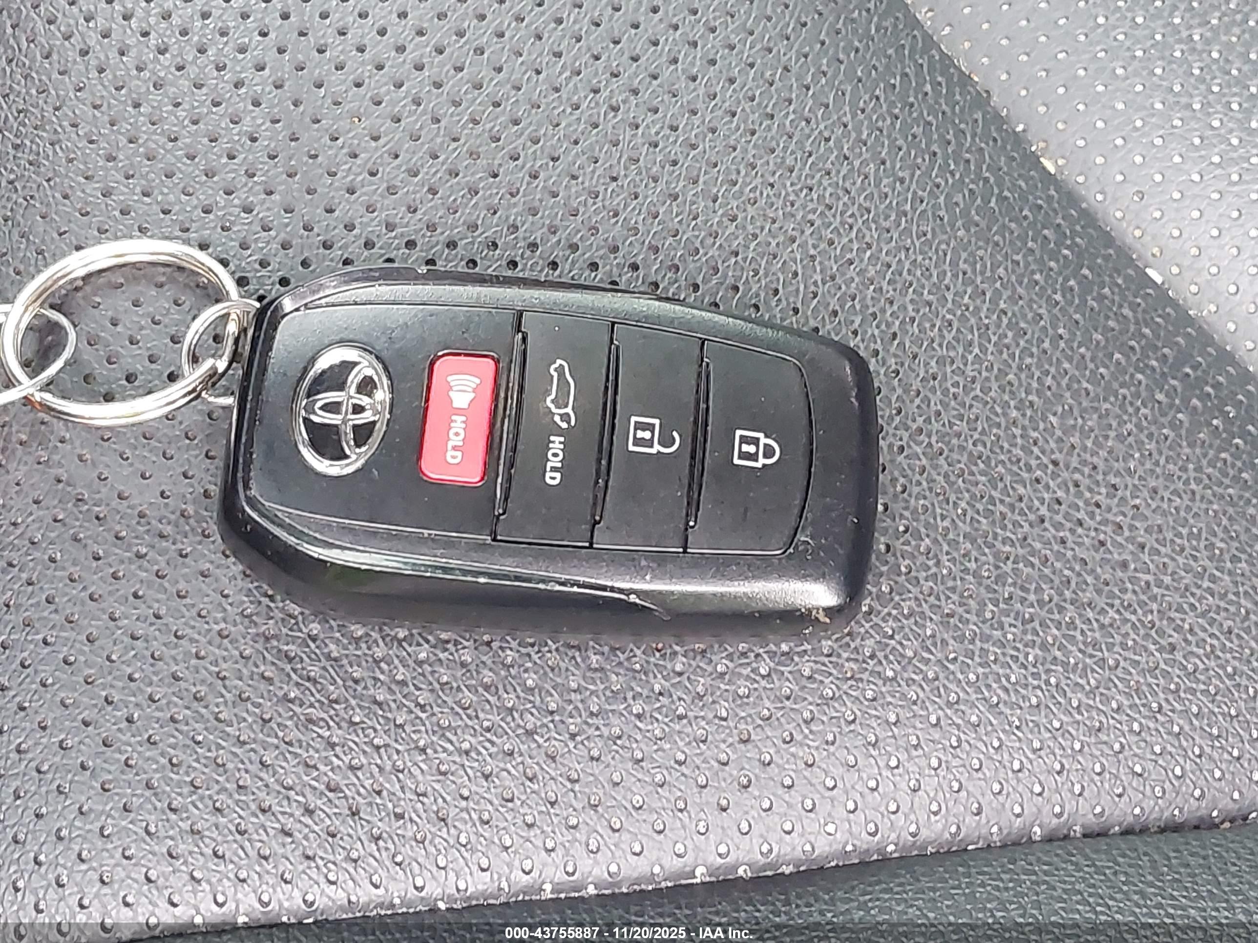 TOYOTA GRAND image 11