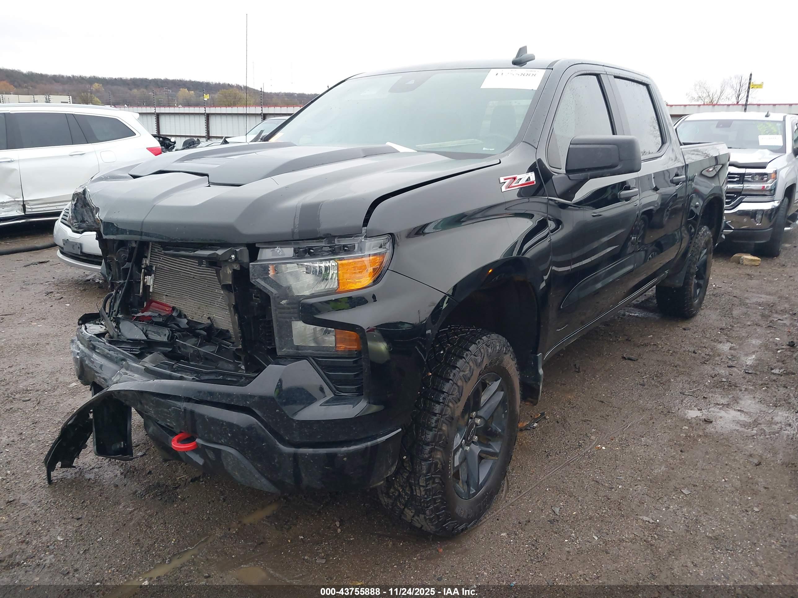 CHEVROLET SILVERADO image 2