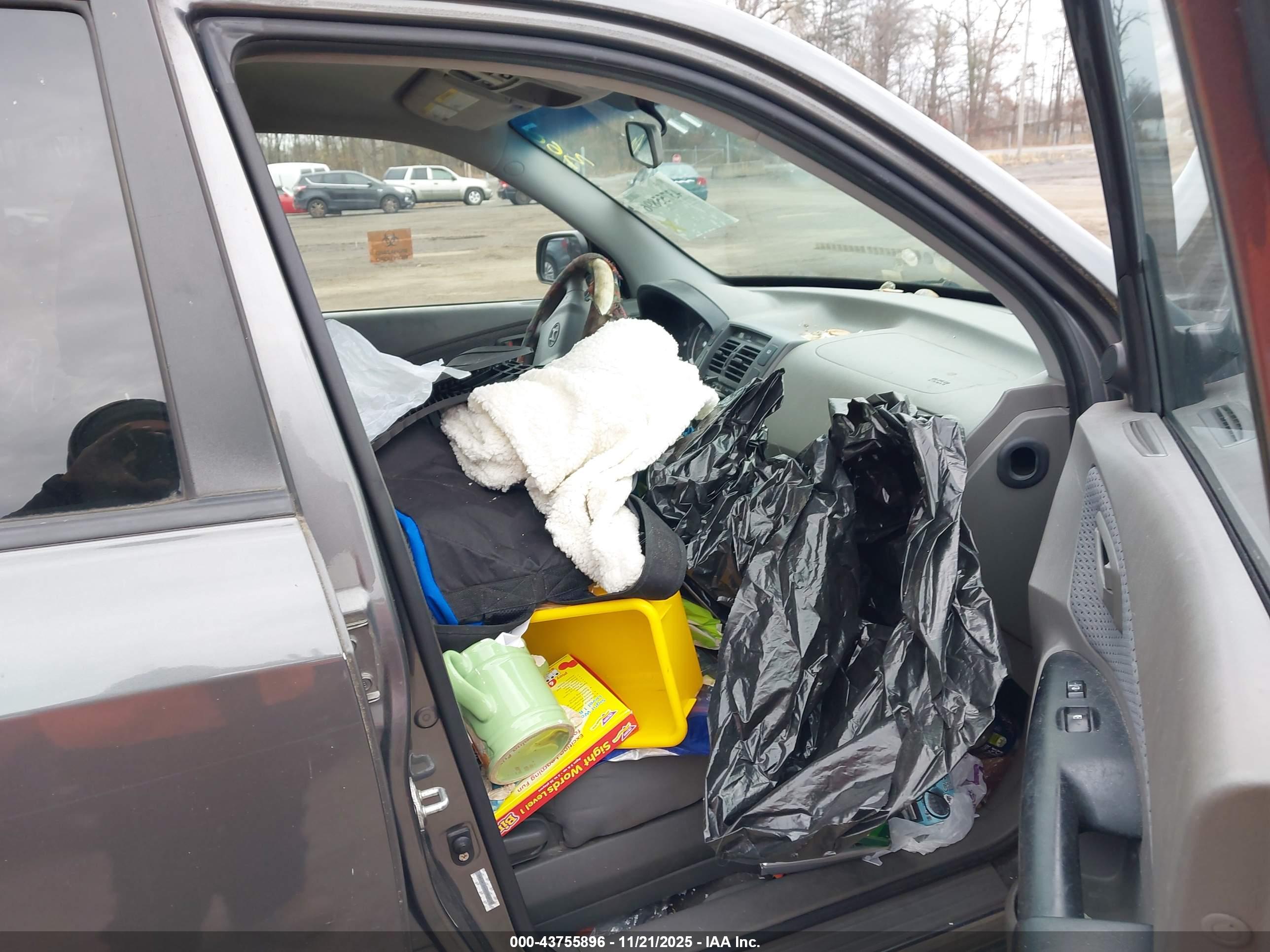 HYUNDAI TUCSON image 5