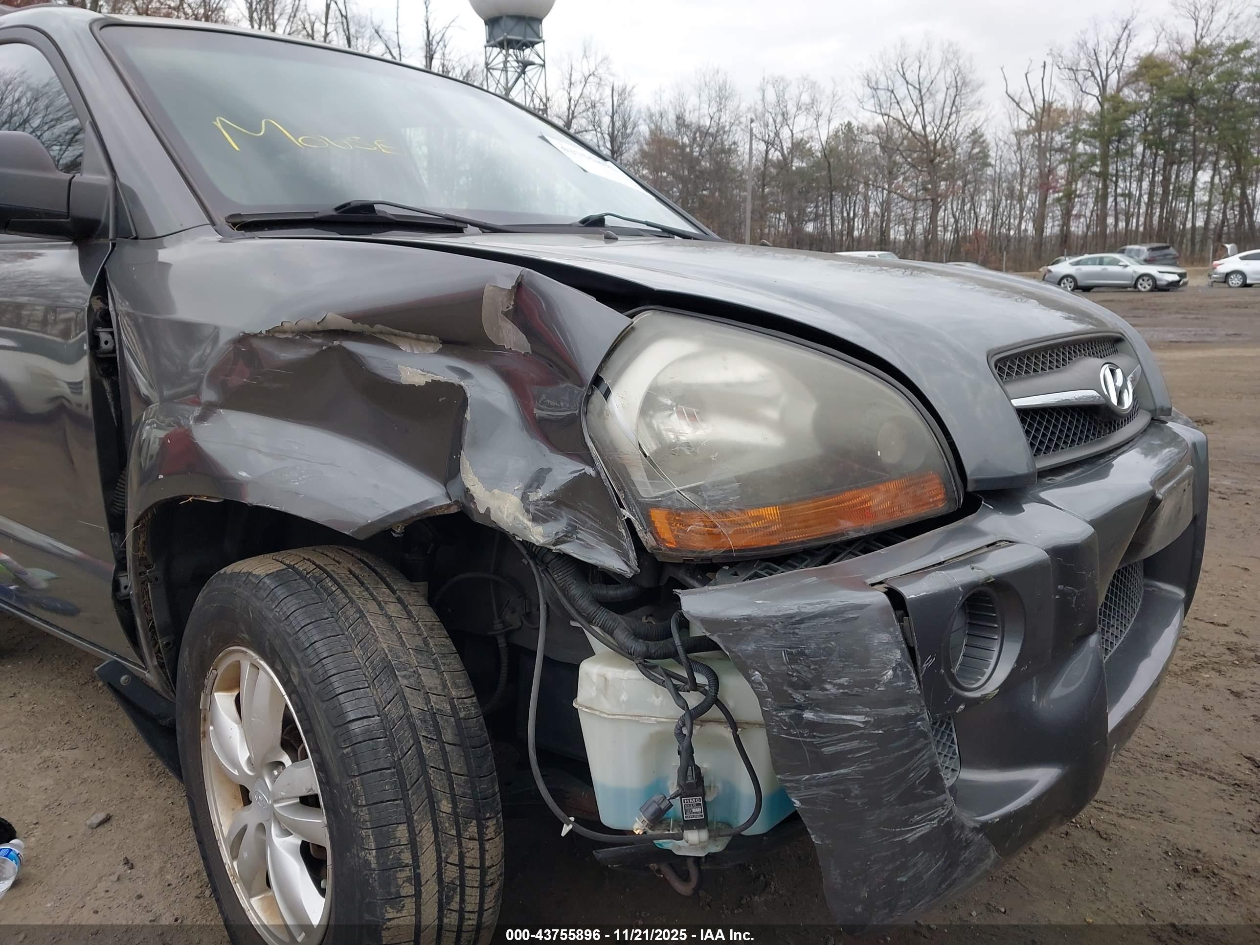 HYUNDAI TUCSON image 6