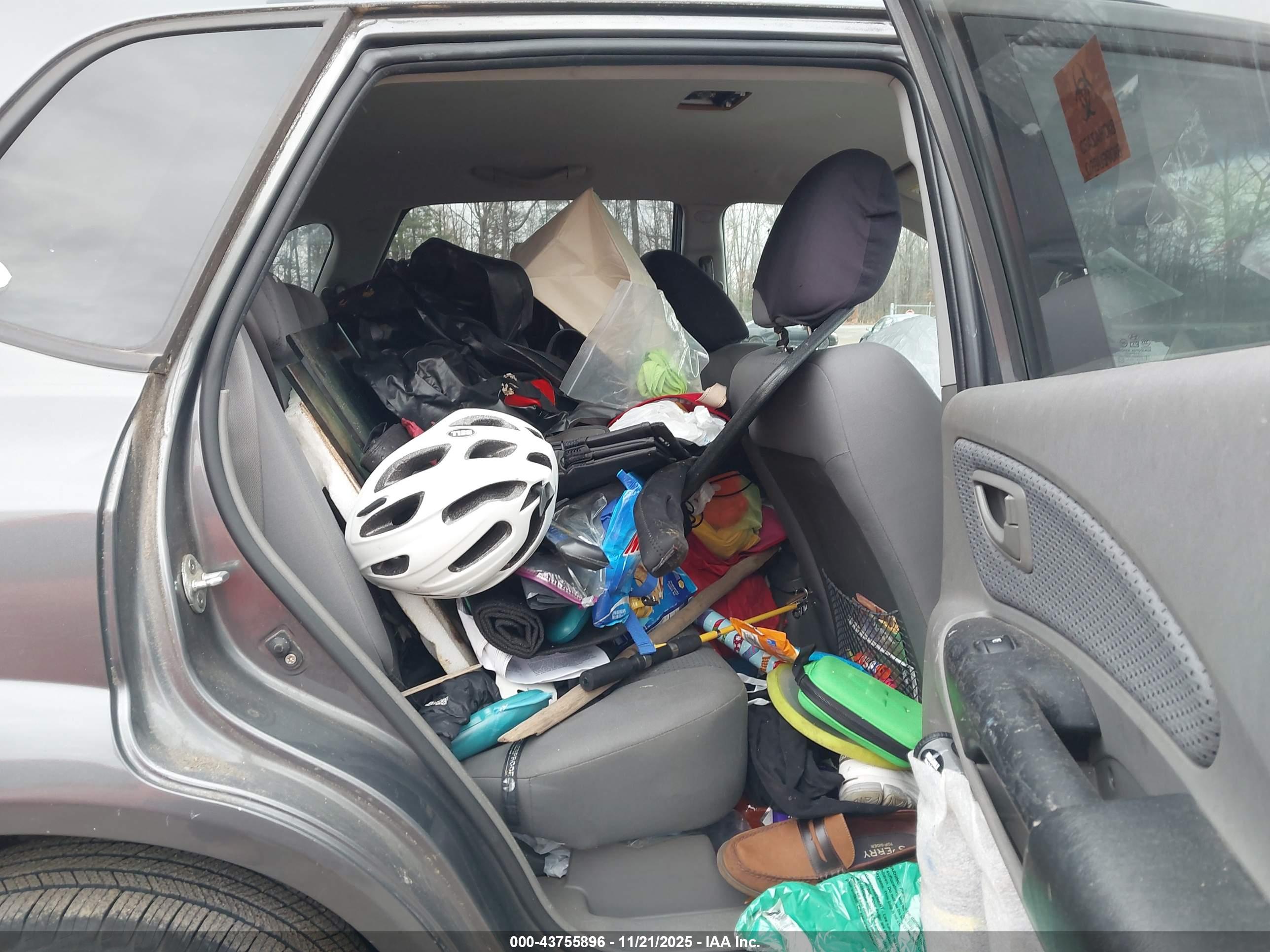 HYUNDAI TUCSON image 8