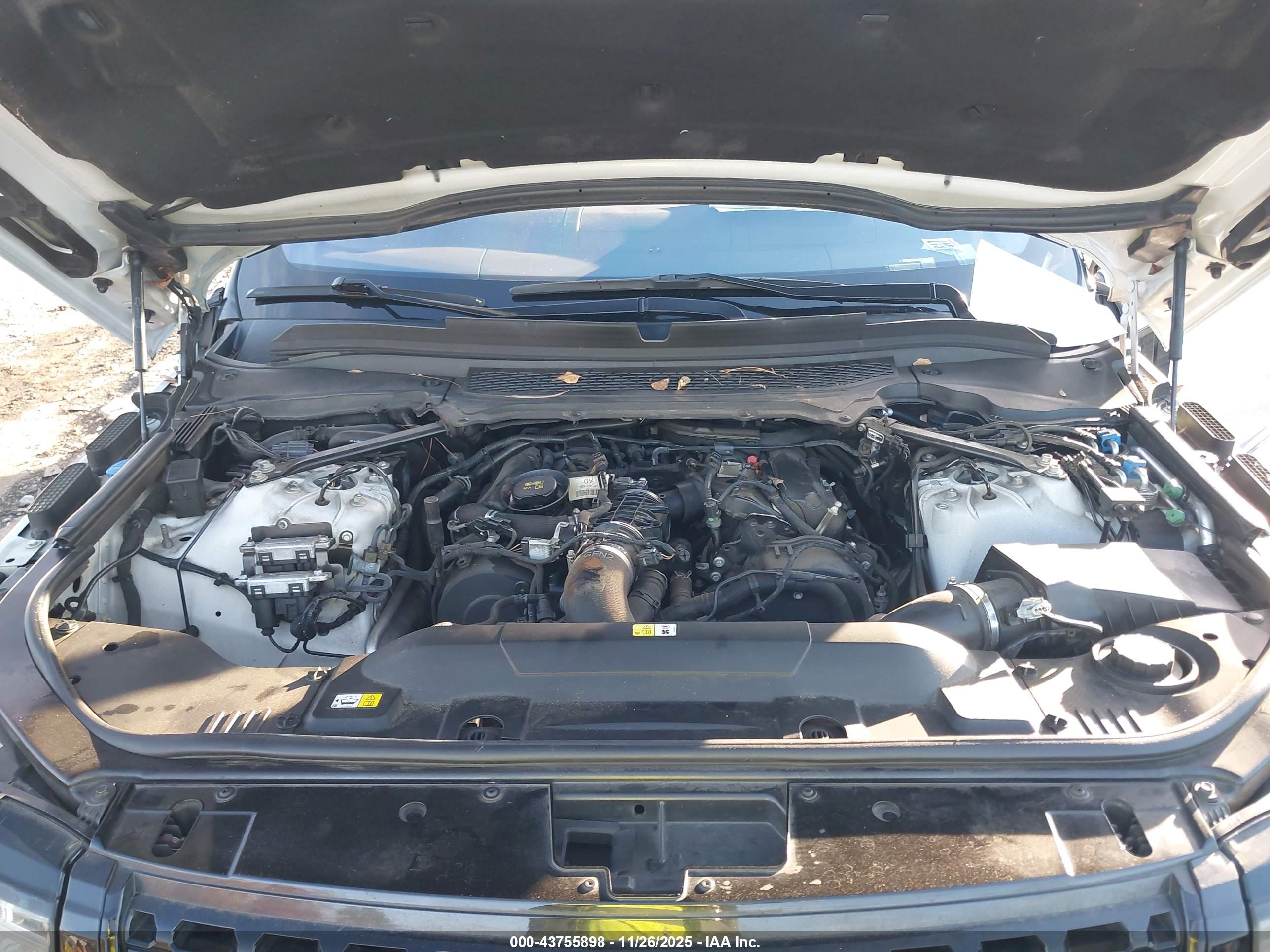 LAND ROVER image 10
