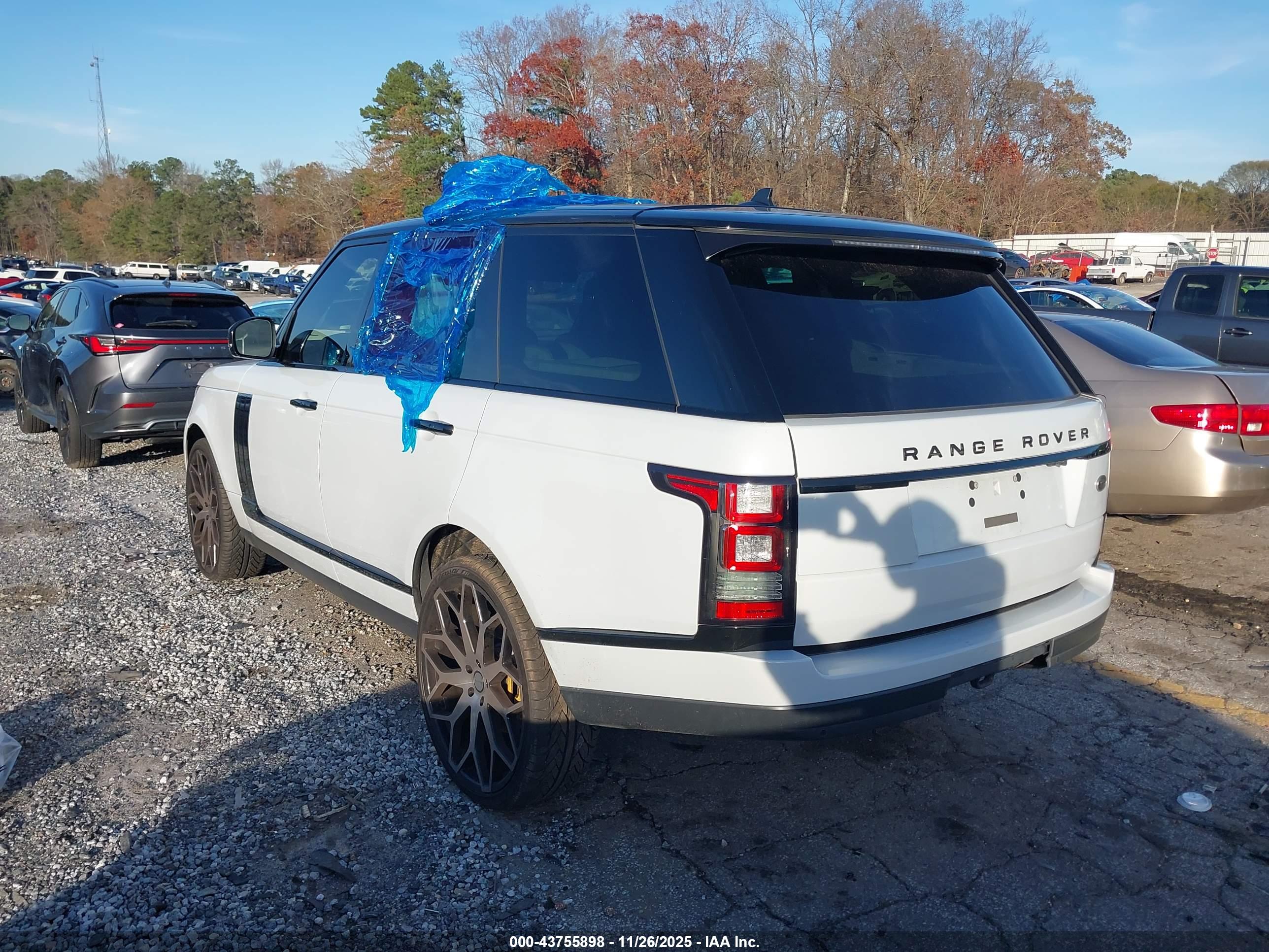 LAND ROVER image 3