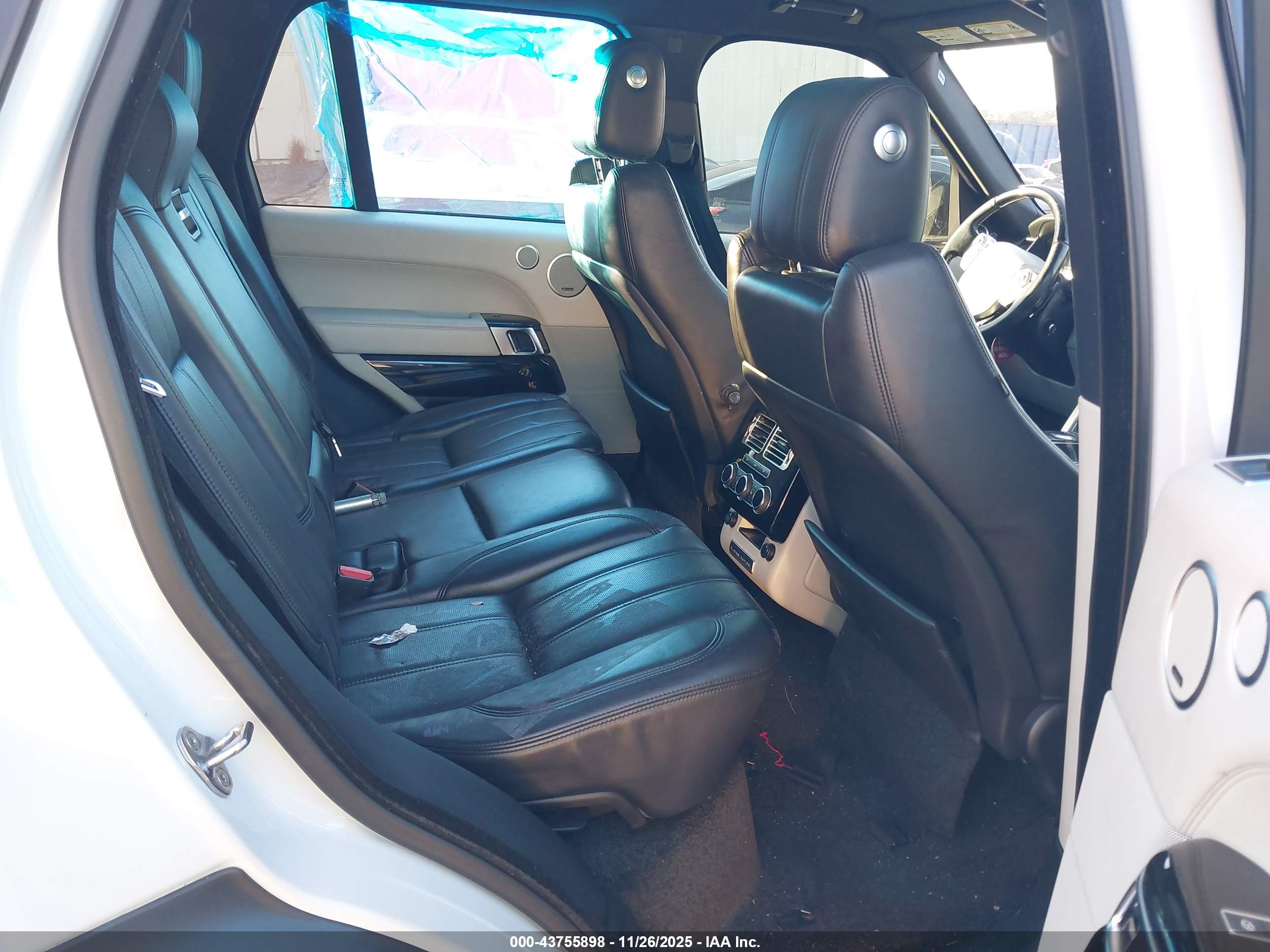 LAND ROVER image 8