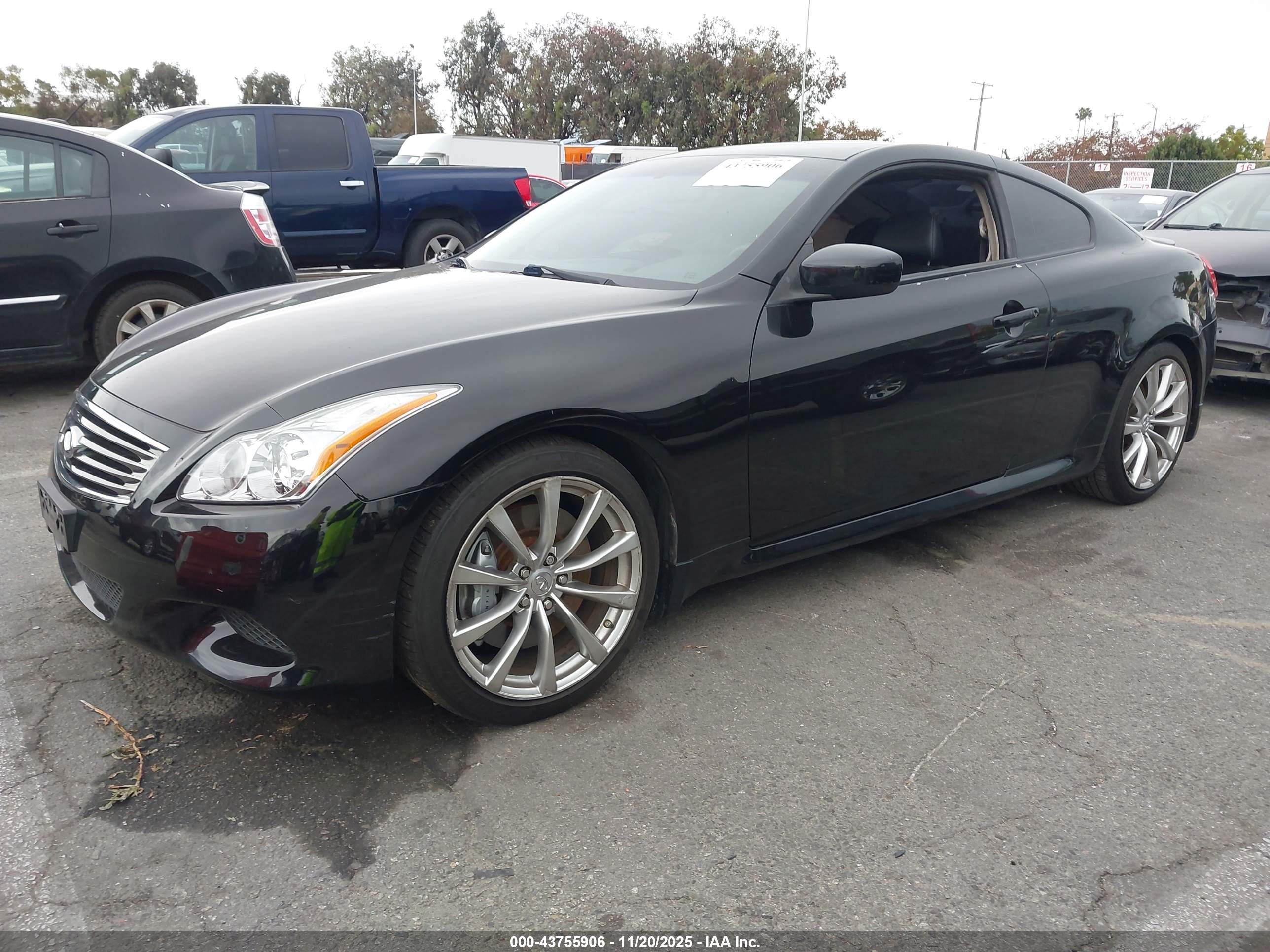 INFINITI G37 image 2