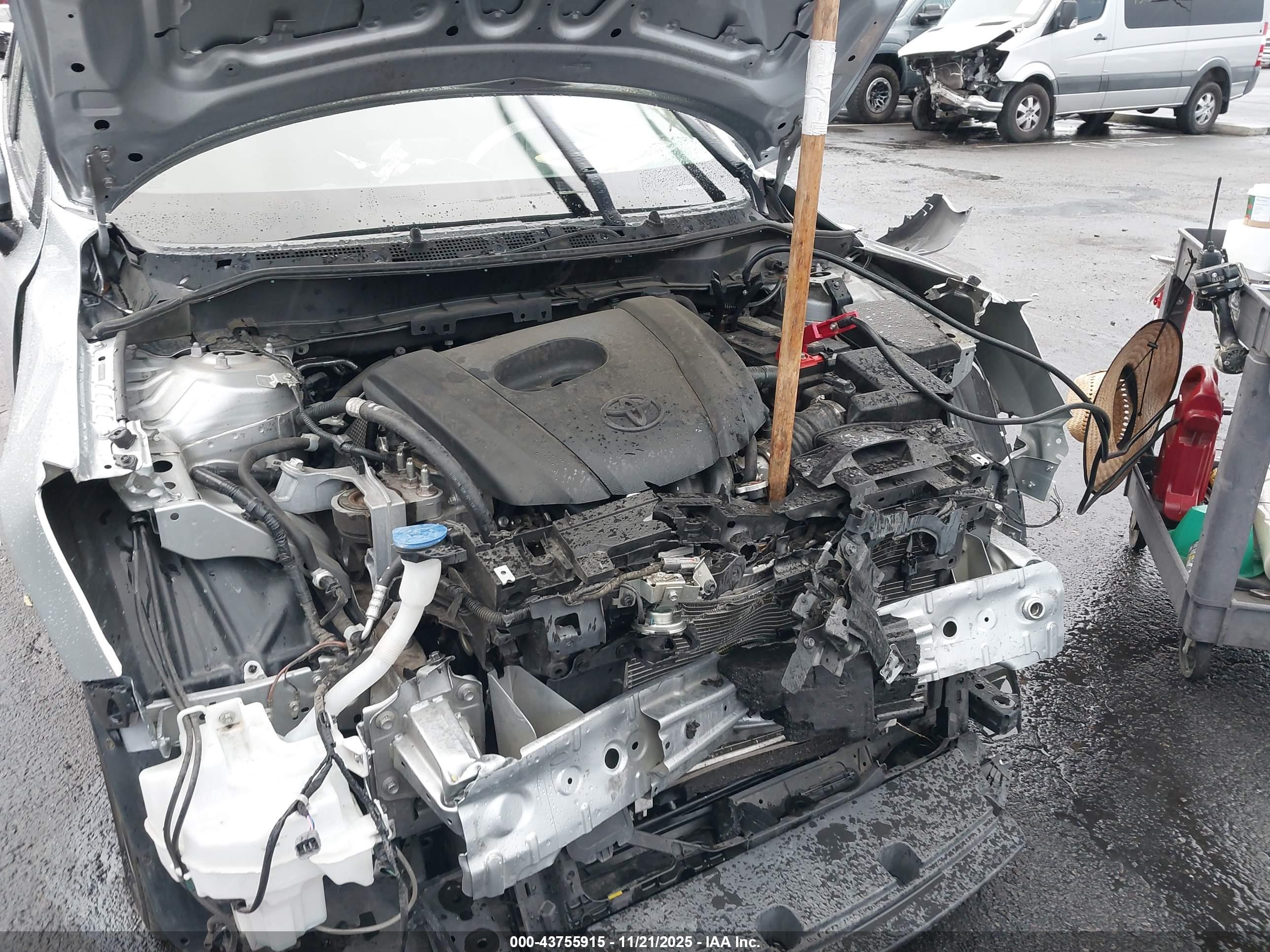 TOYOTA YARIS image 10