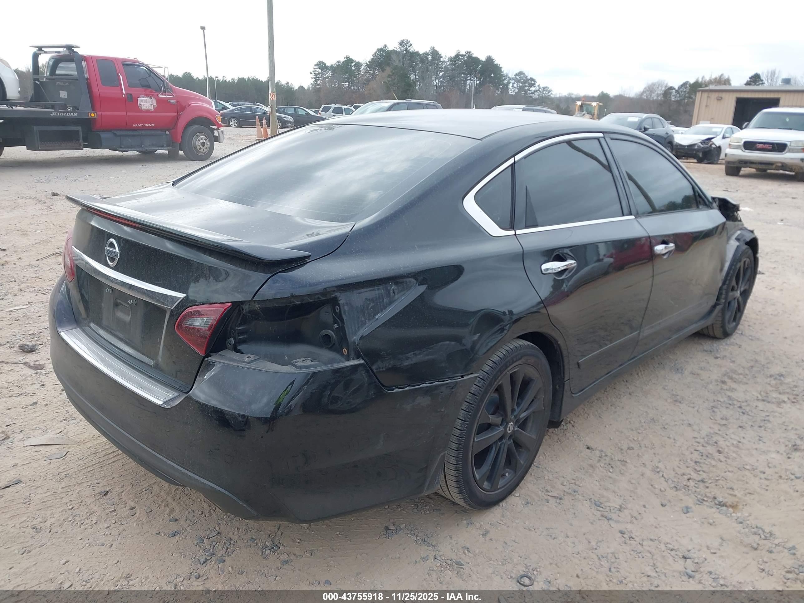 NISSAN ALTIMA image 4