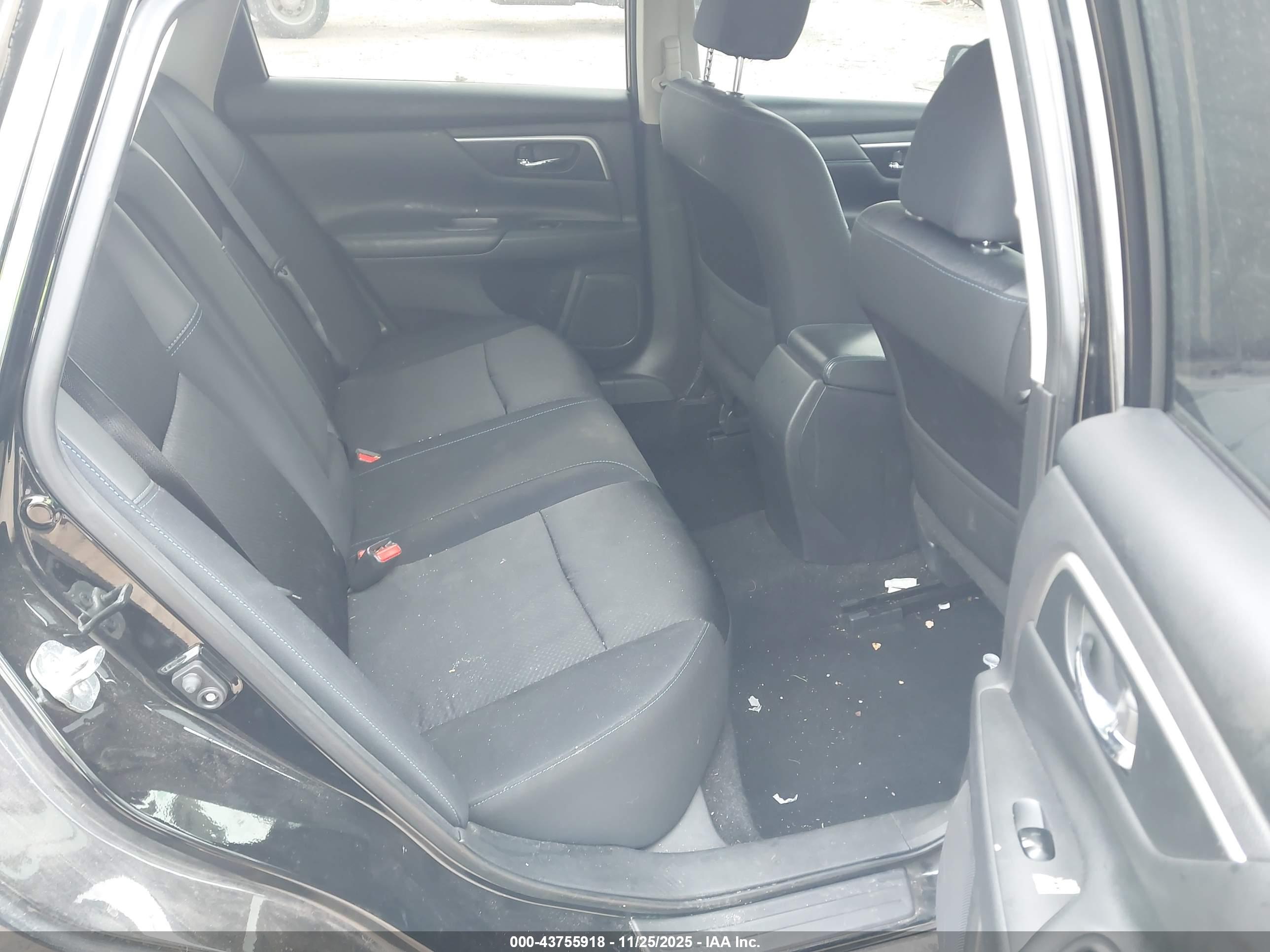 NISSAN ALTIMA image 8