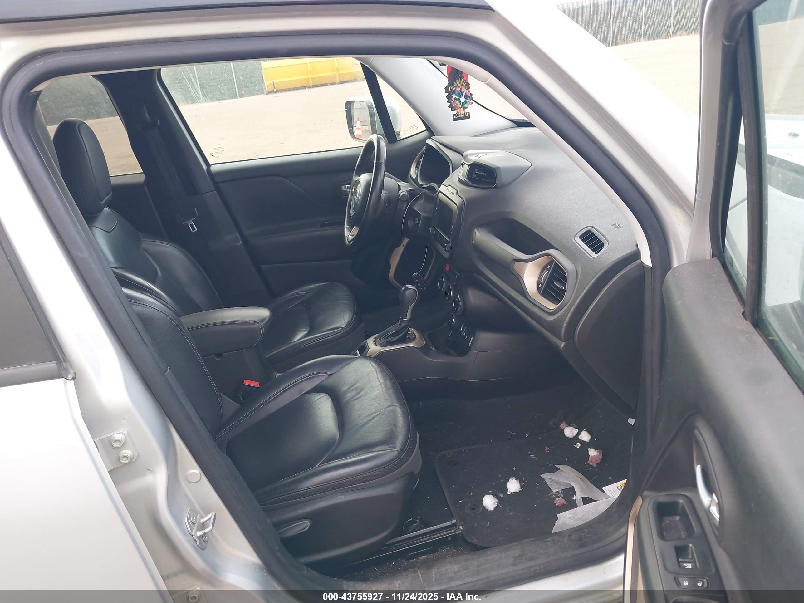 JEEP RENEGADE image 5