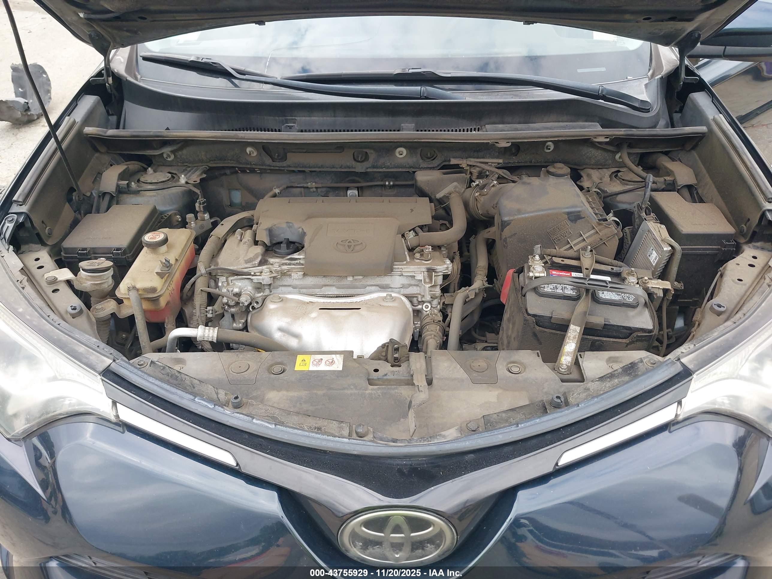 TOYOTA RAV4 image 10