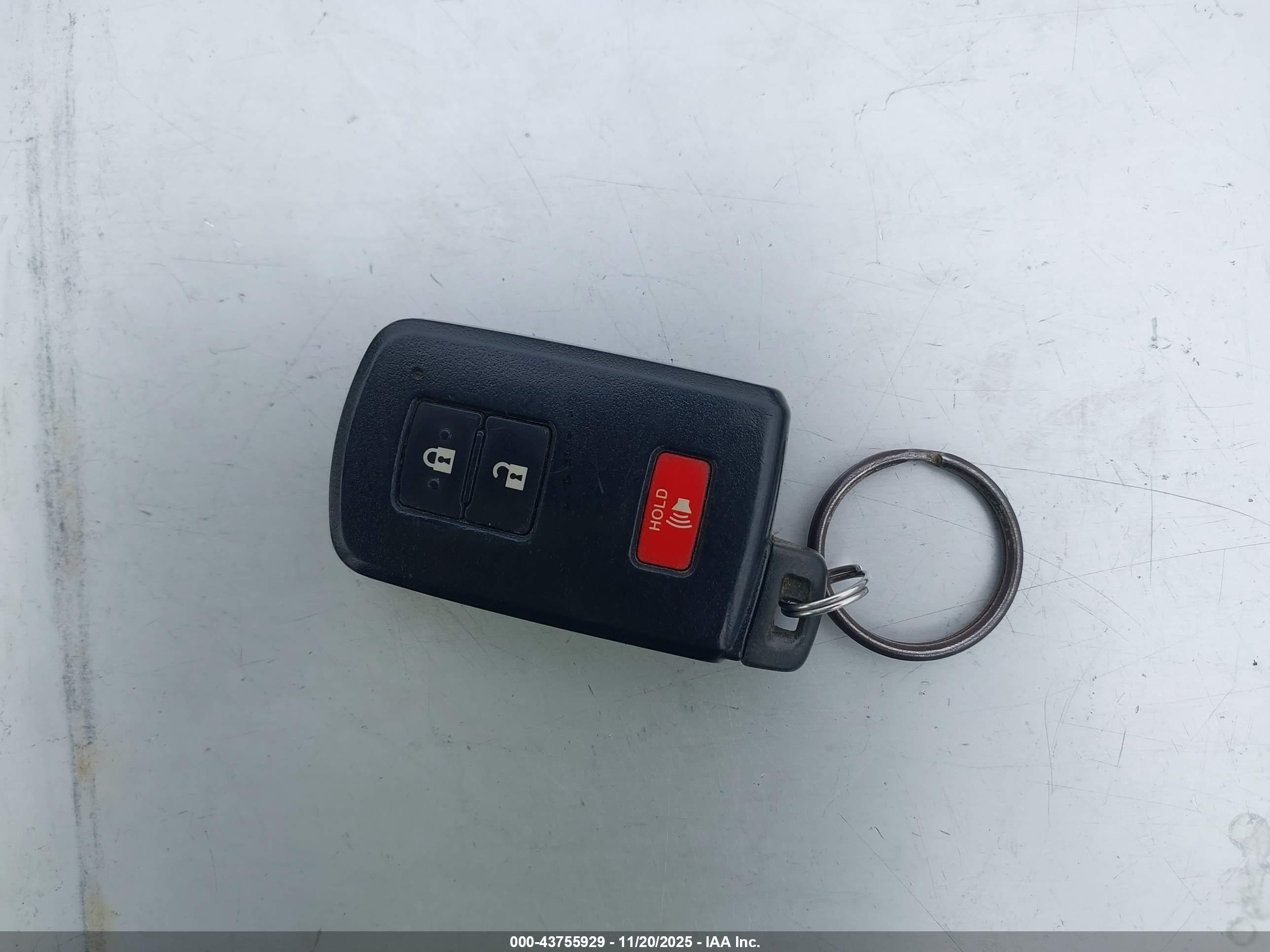 TOYOTA RAV4 image 11