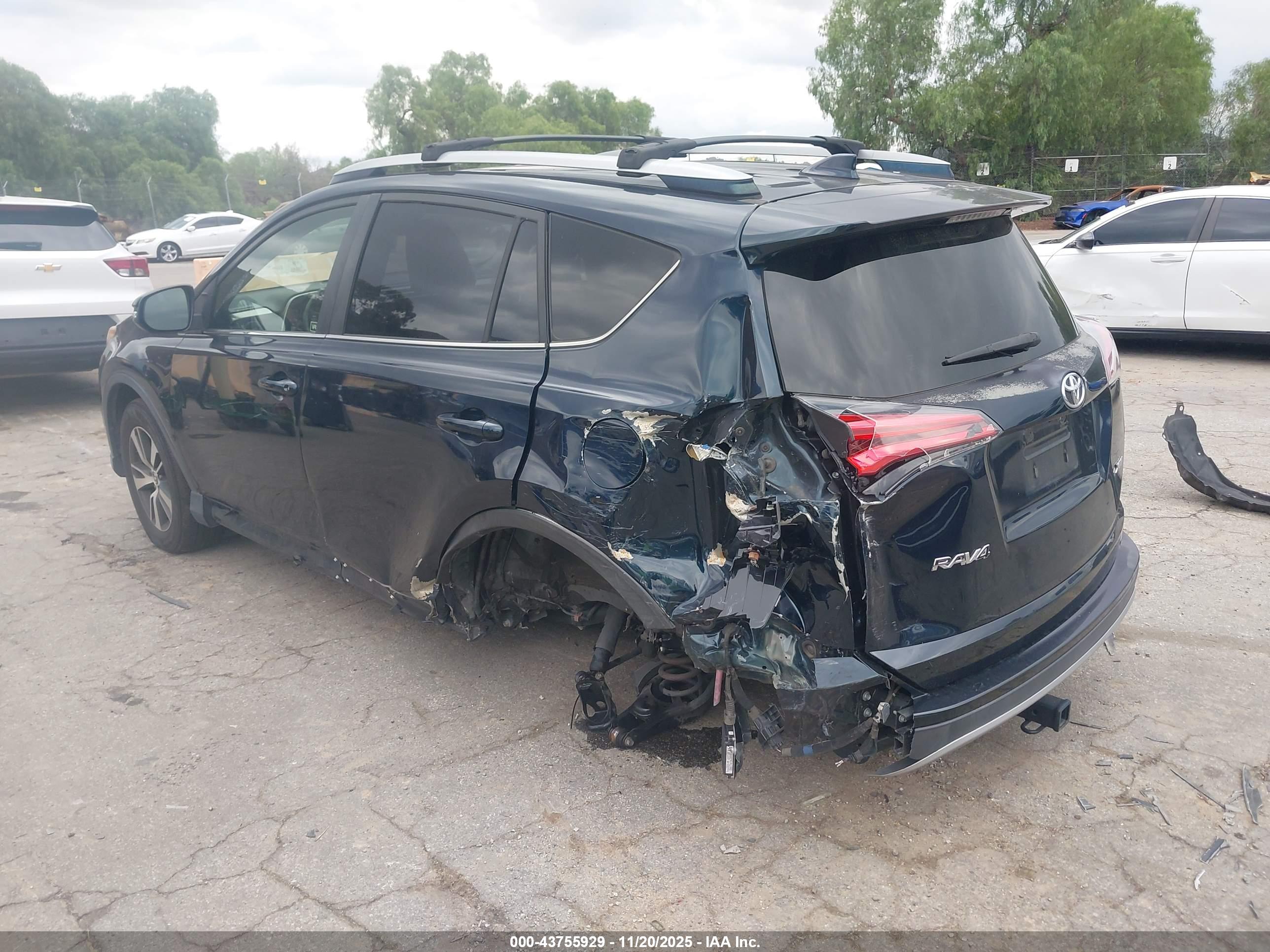TOYOTA RAV4 image 3