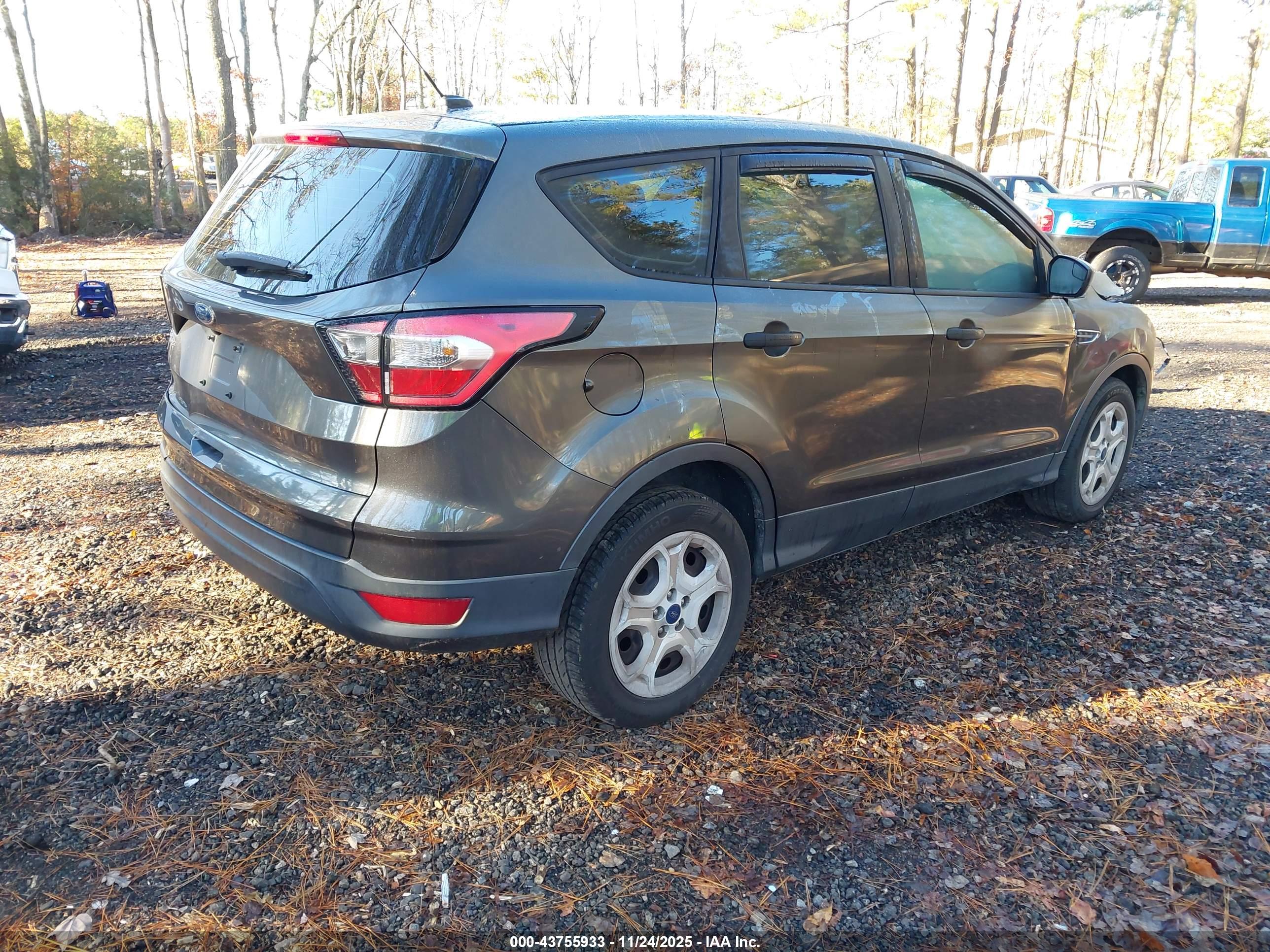 FORD ESCAPE image 4