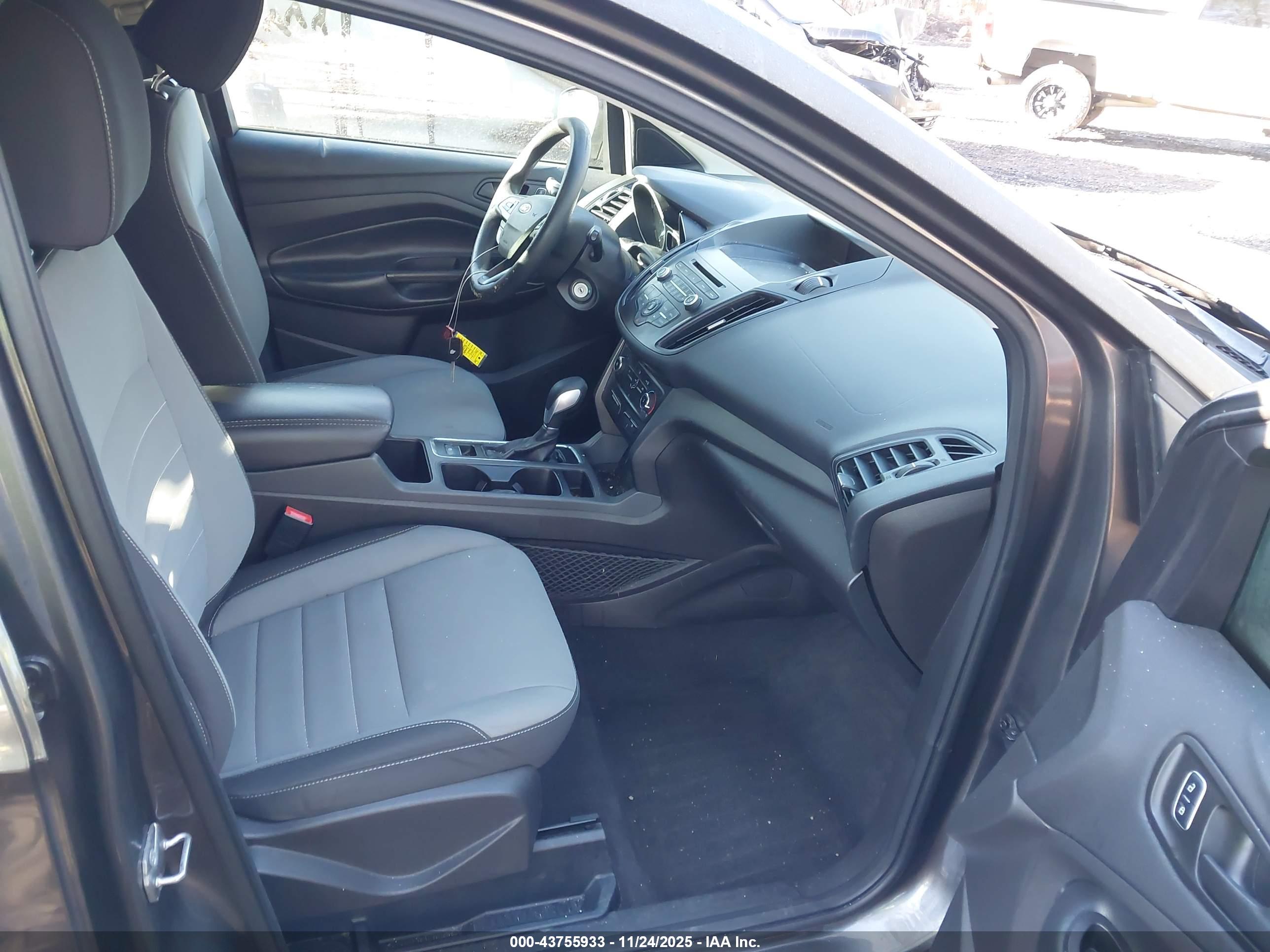 FORD ESCAPE image 5