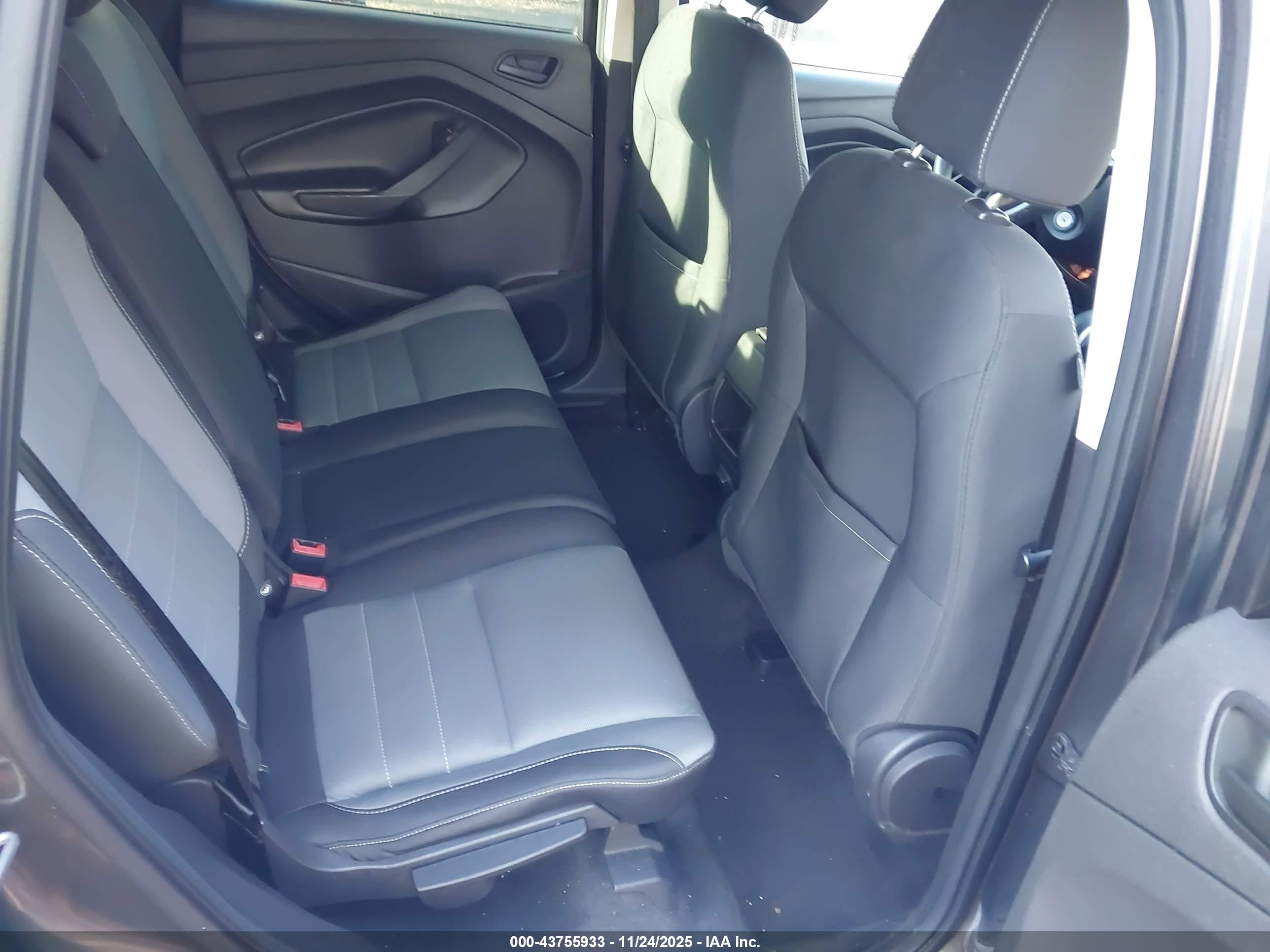 FORD ESCAPE image 8
