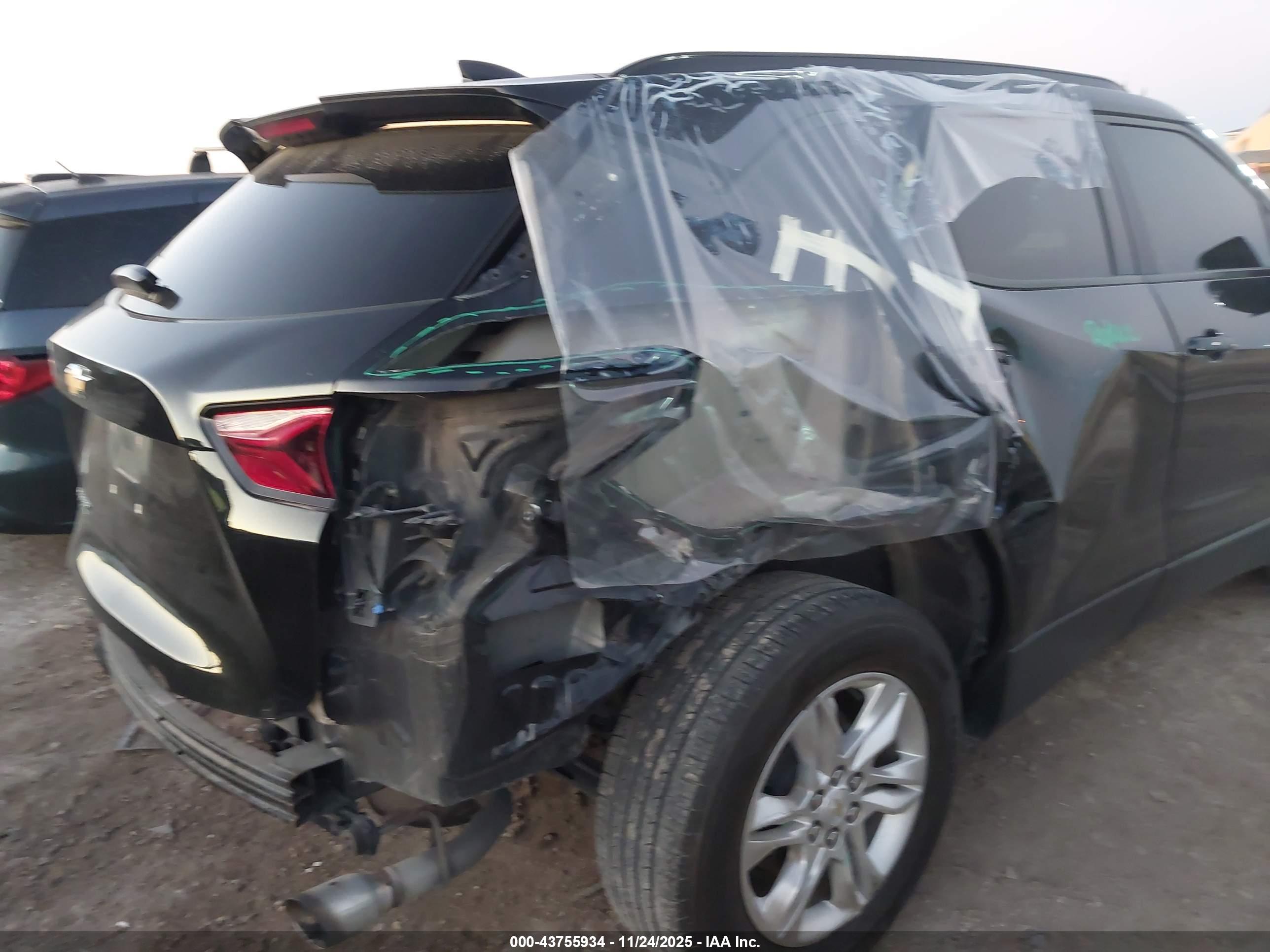 CHEVROLET BLAZER image 6