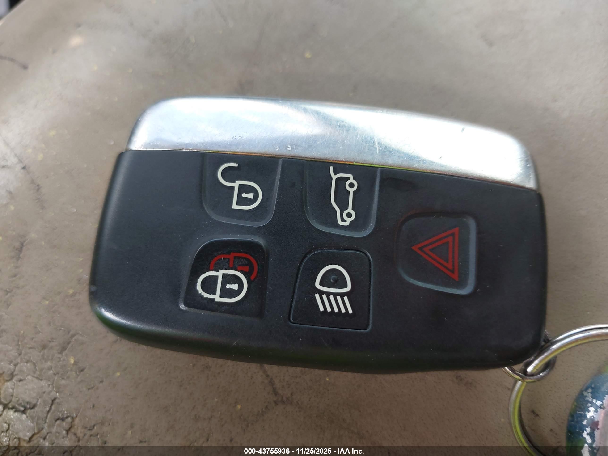 LAND ROVER image 11