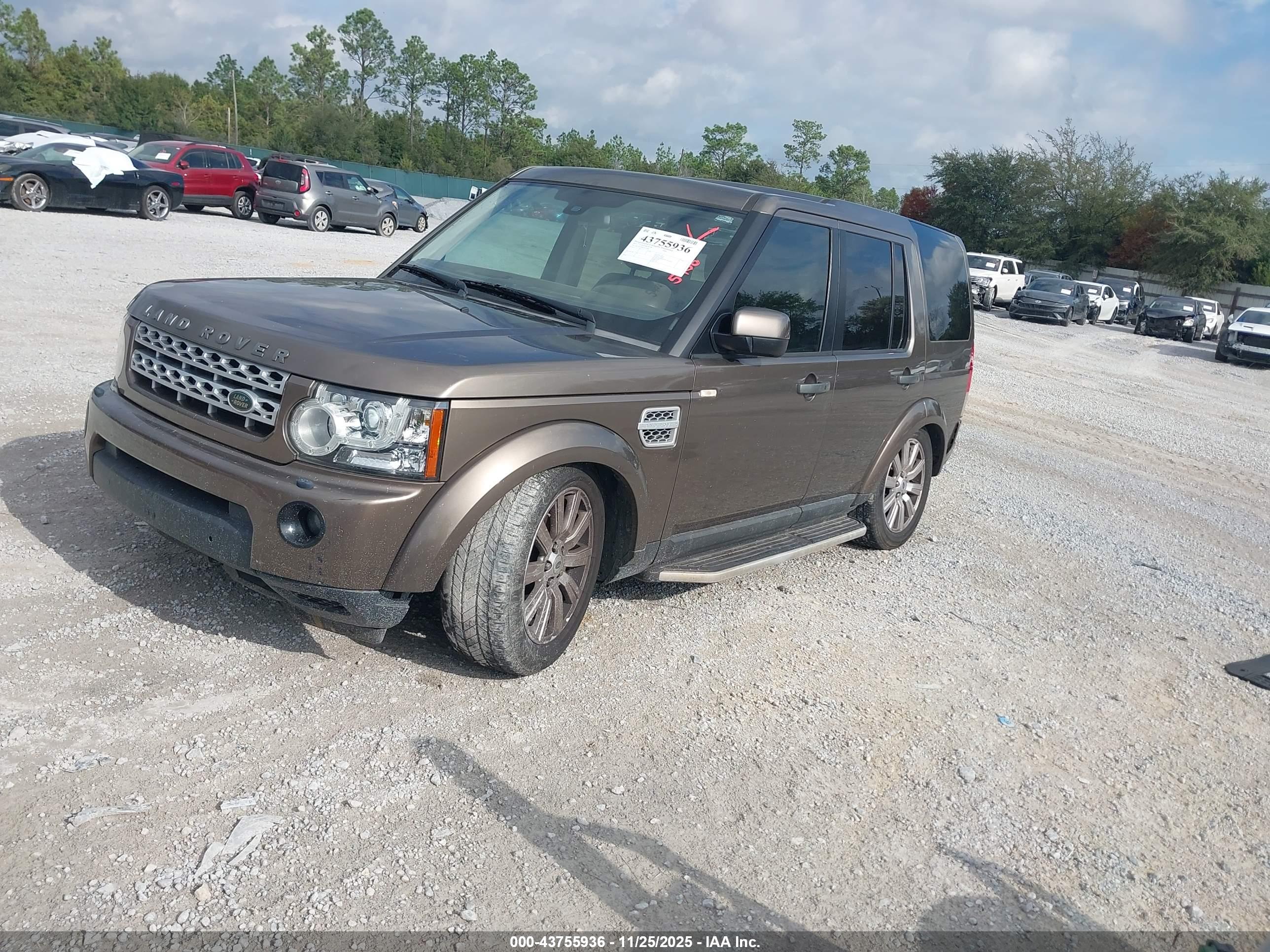LAND ROVER image 2