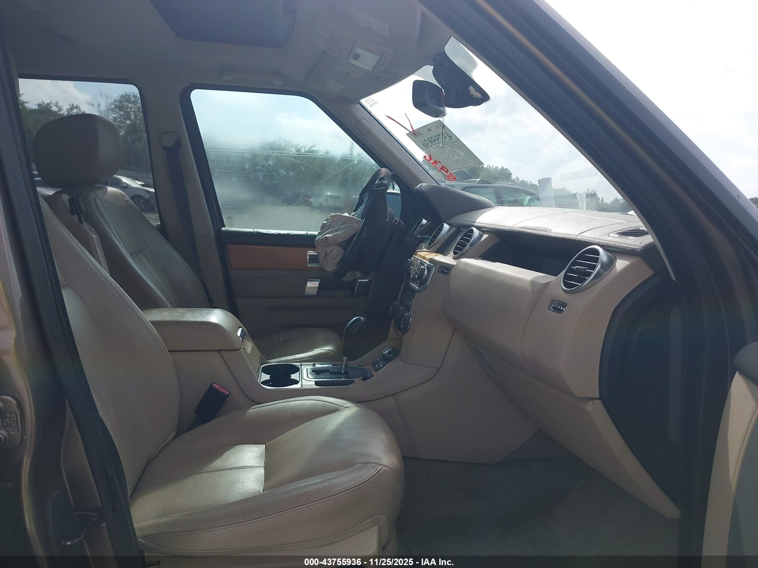 LAND ROVER image 5