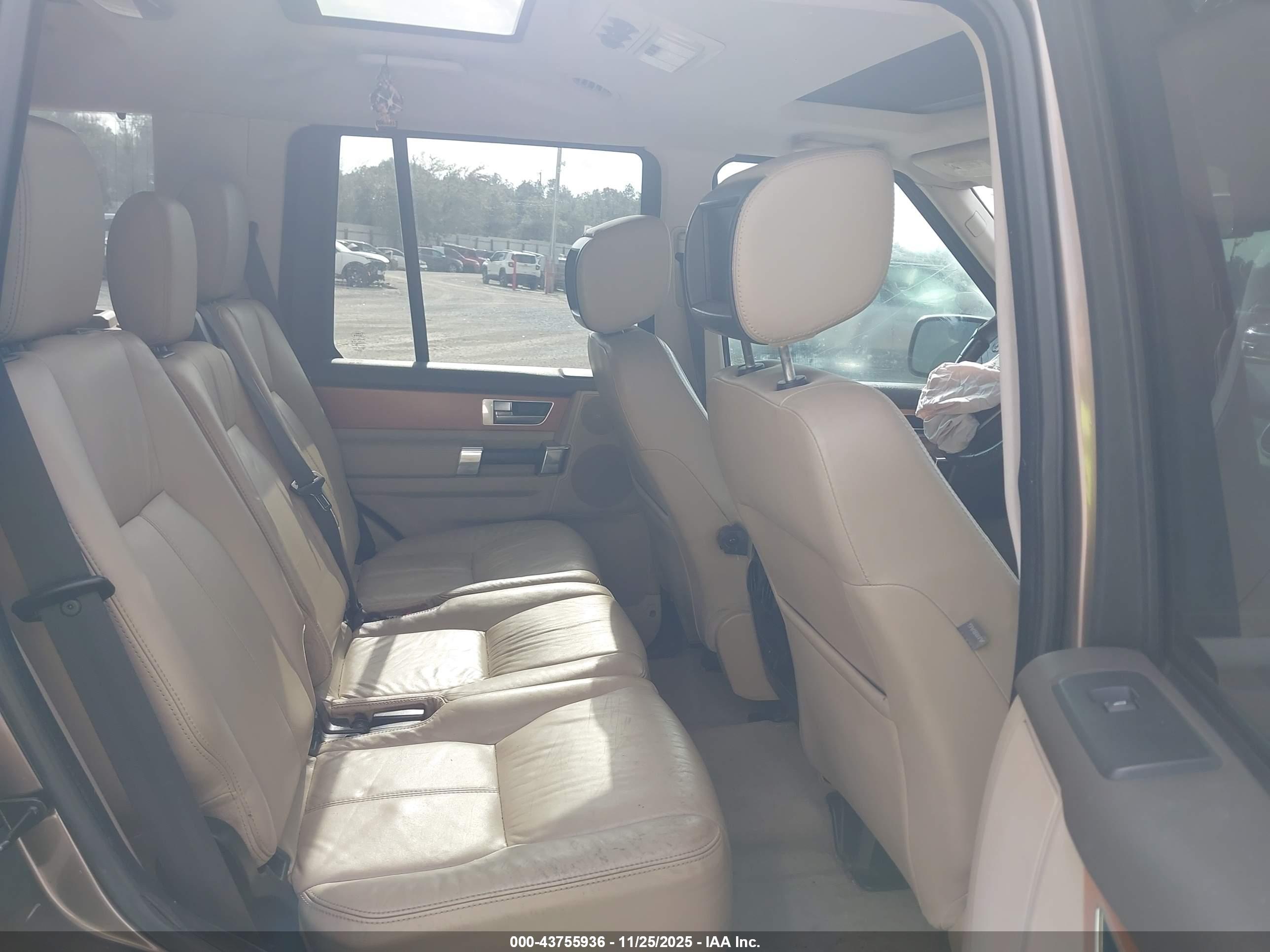 LAND ROVER image 8