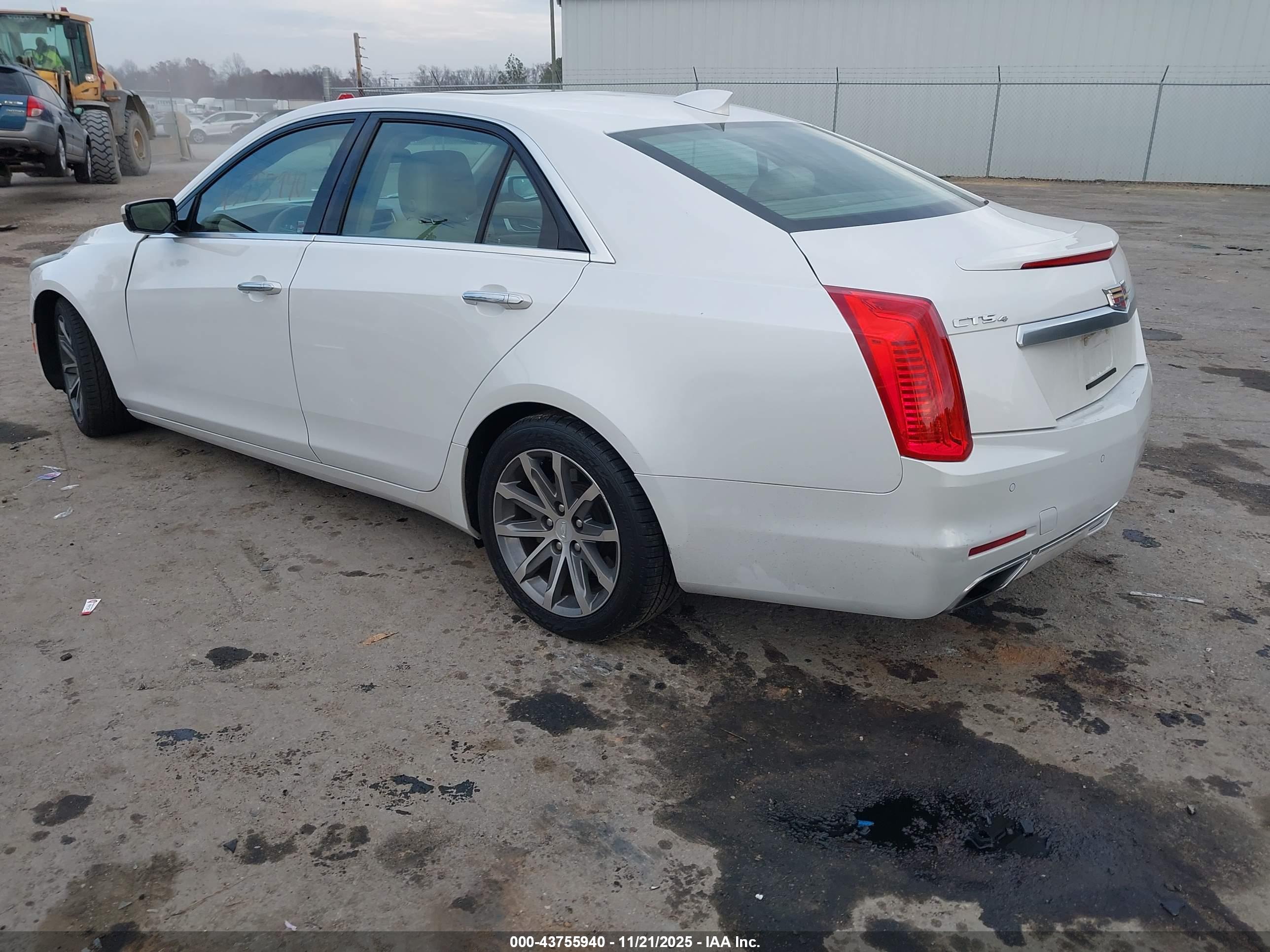 CADILLAC CTS image 3