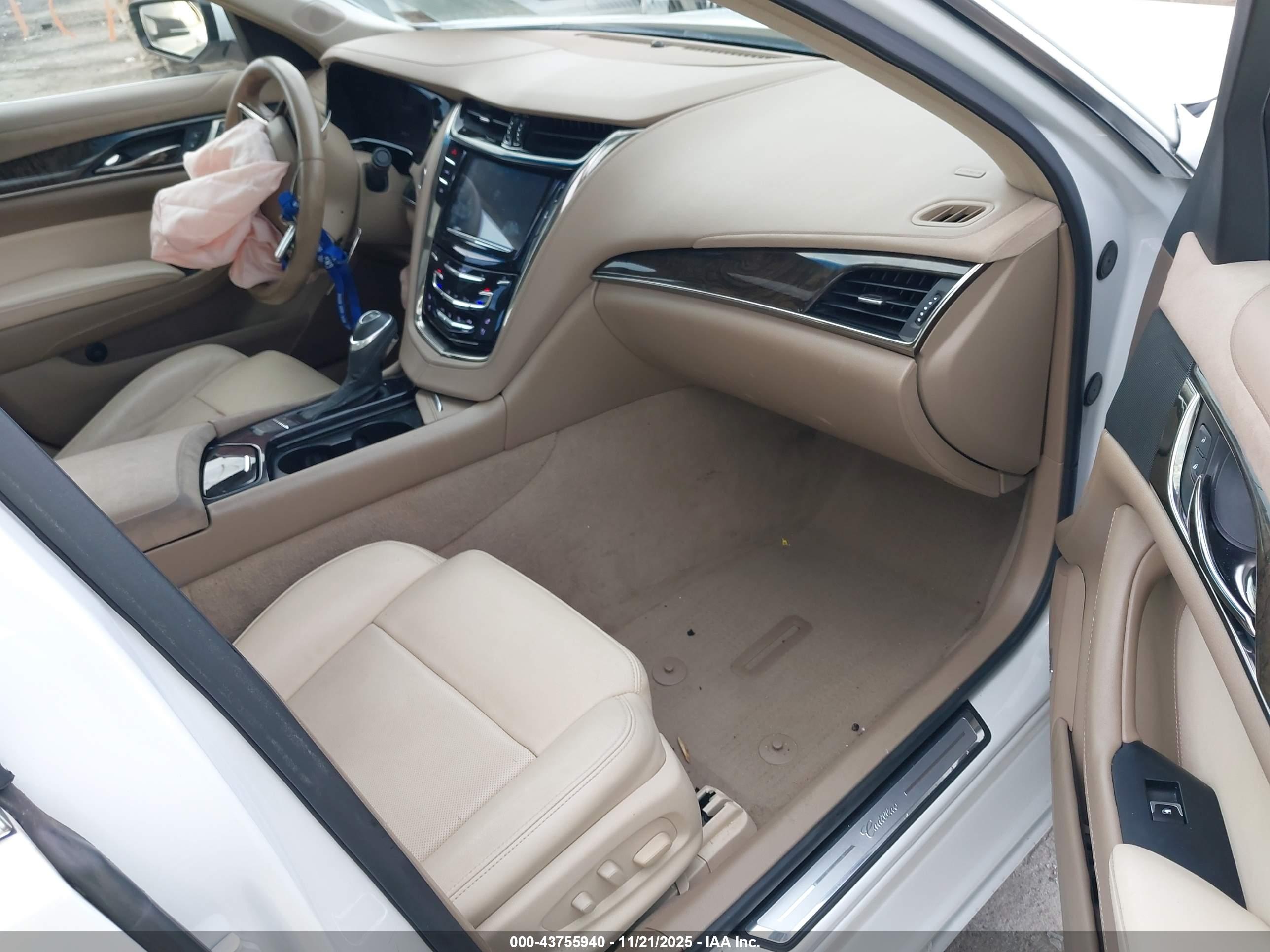 CADILLAC CTS image 5