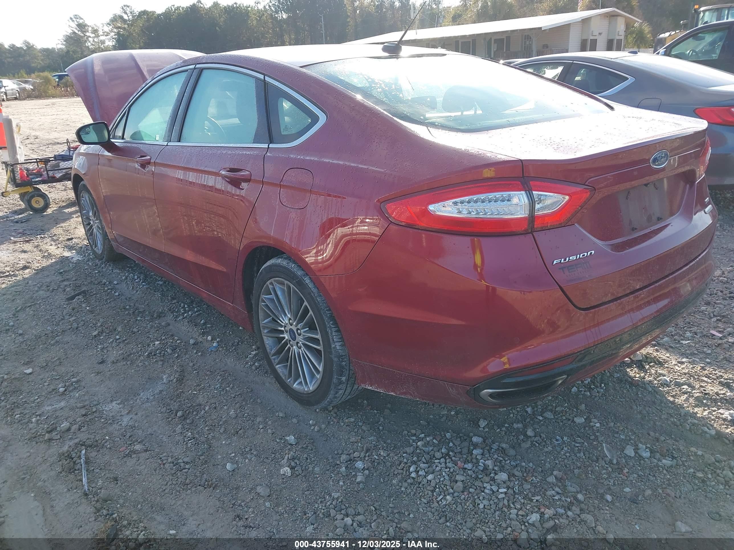 FORD FUSION image 3