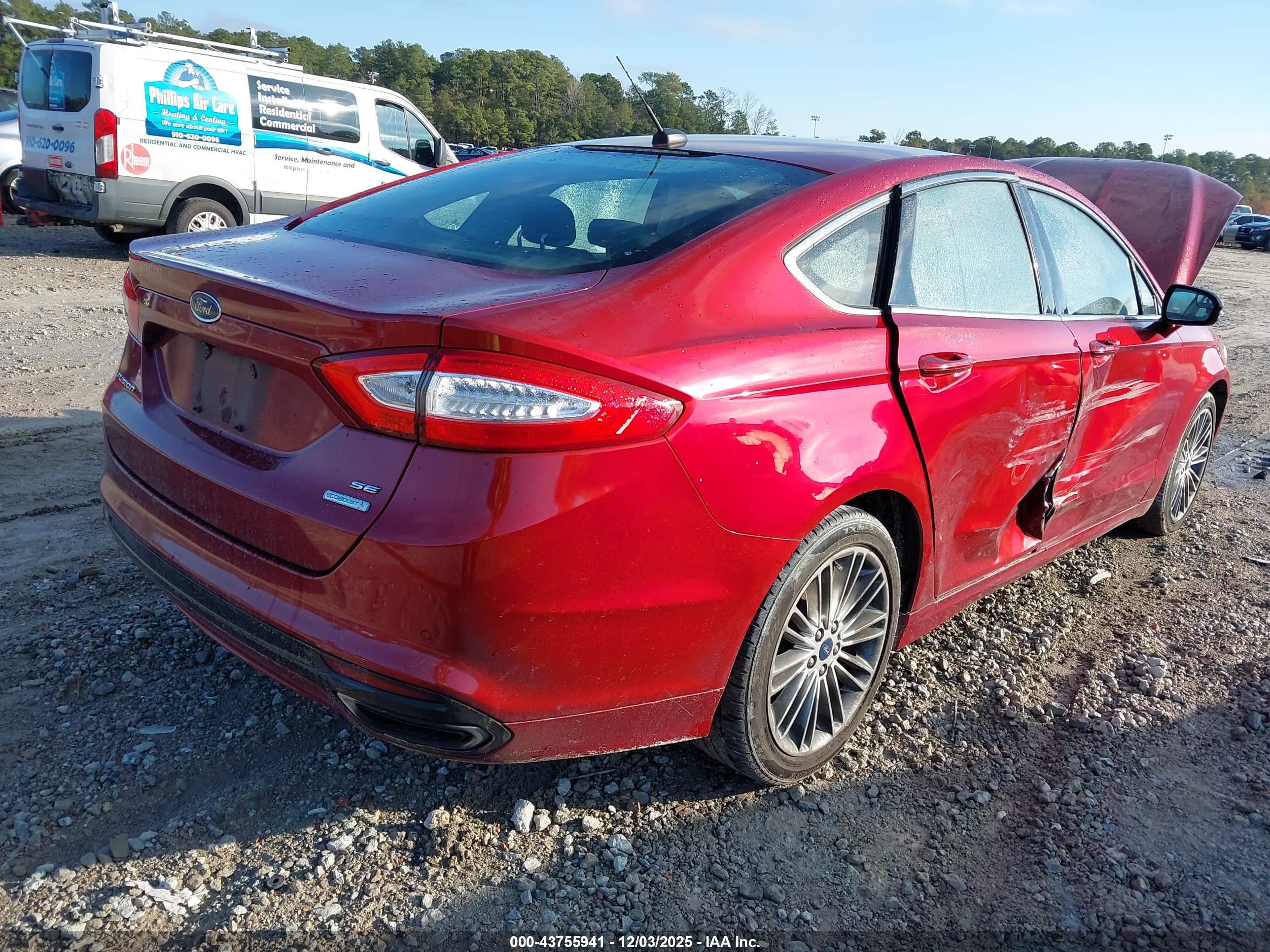 FORD FUSION image 4