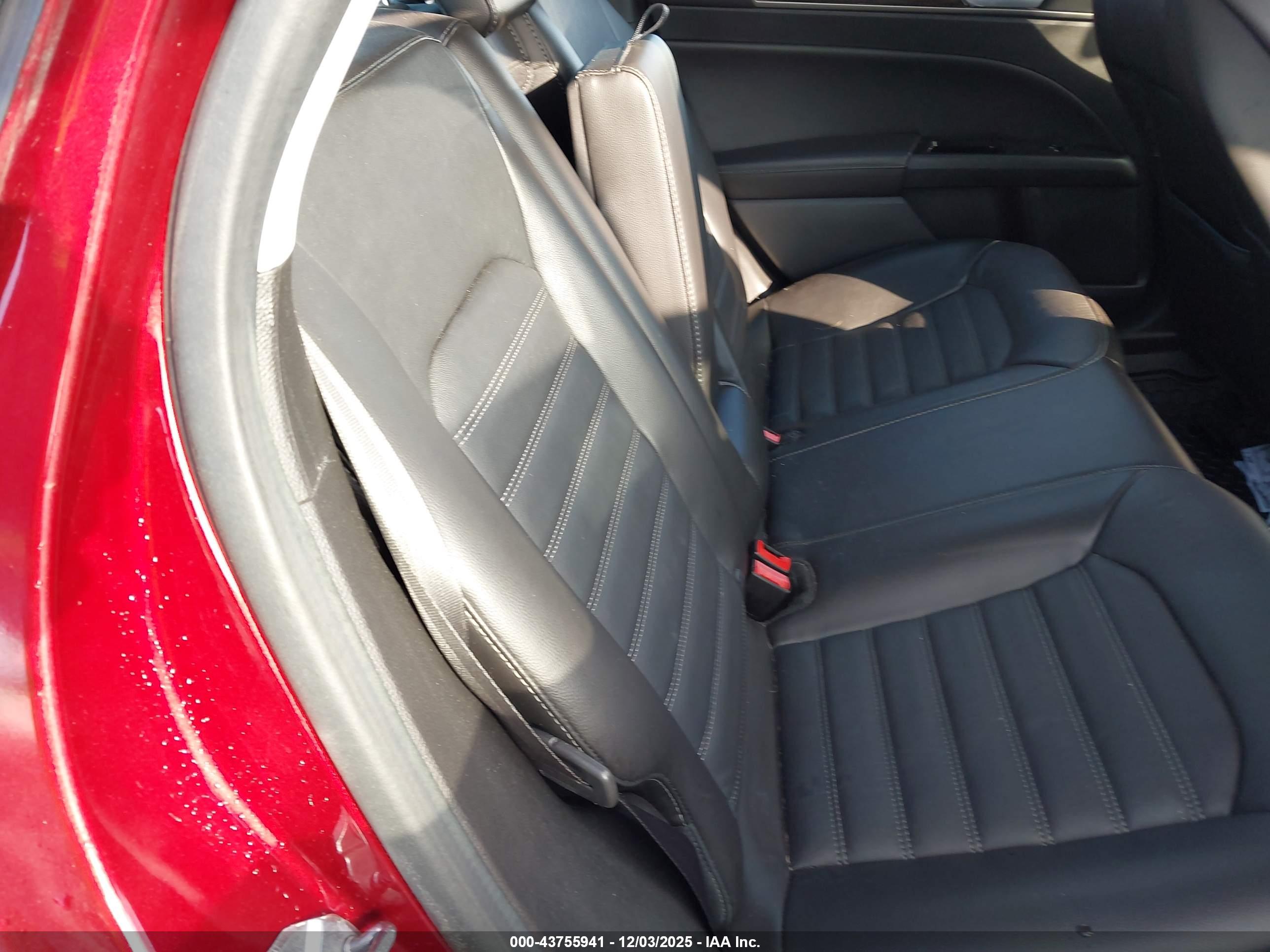 FORD FUSION image 8