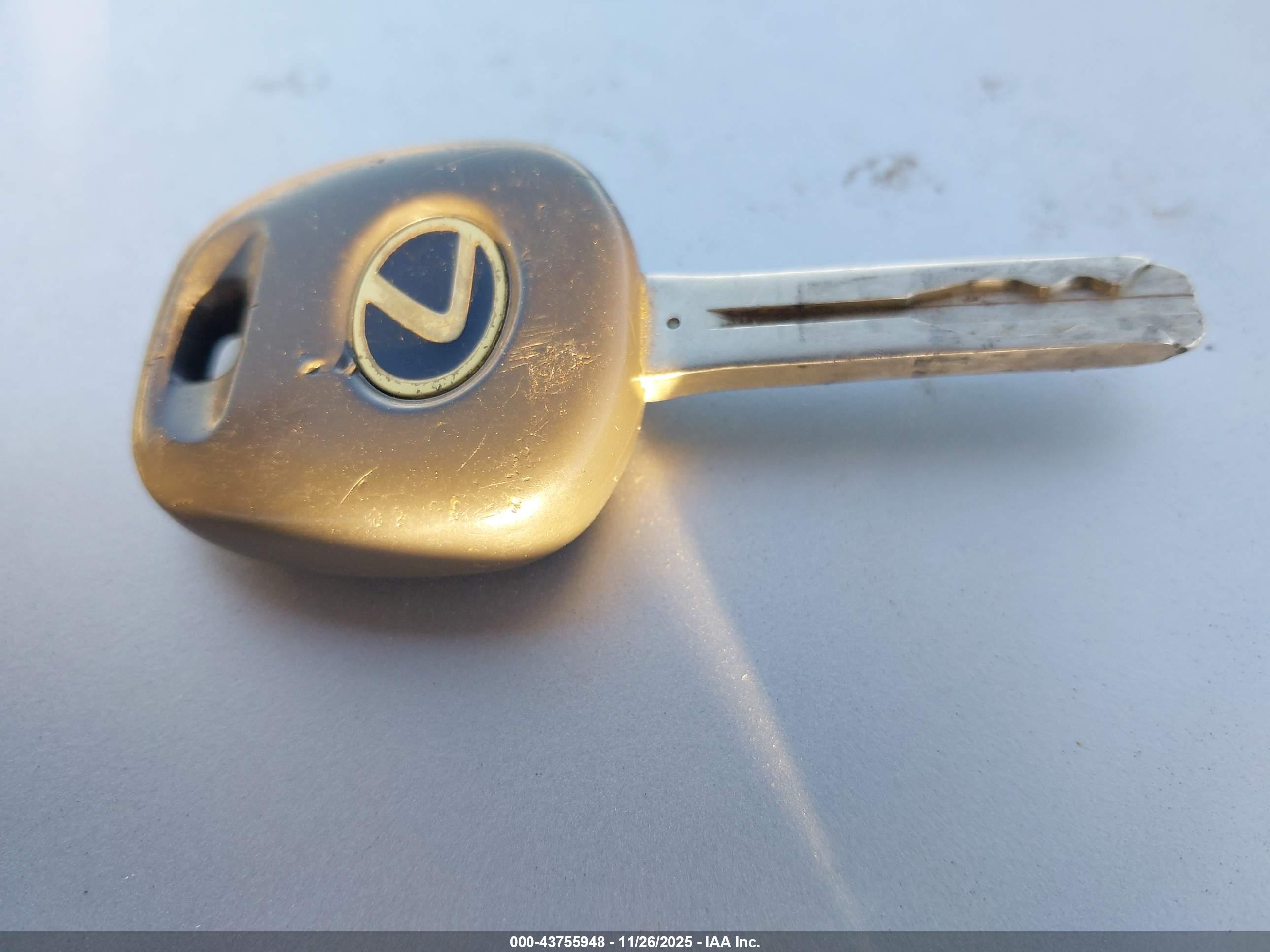 LEXUS ES image 11