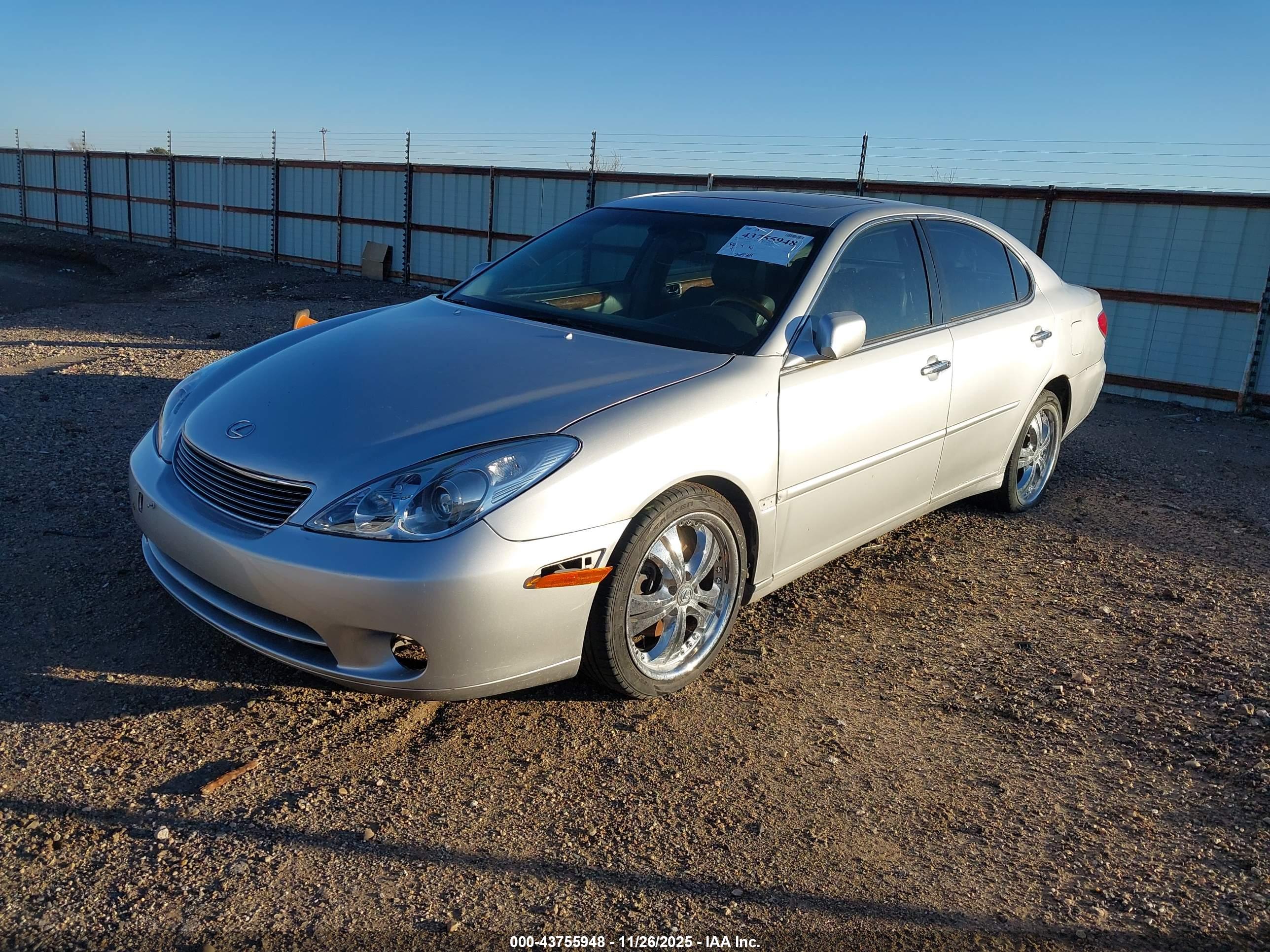 LEXUS ES image 2